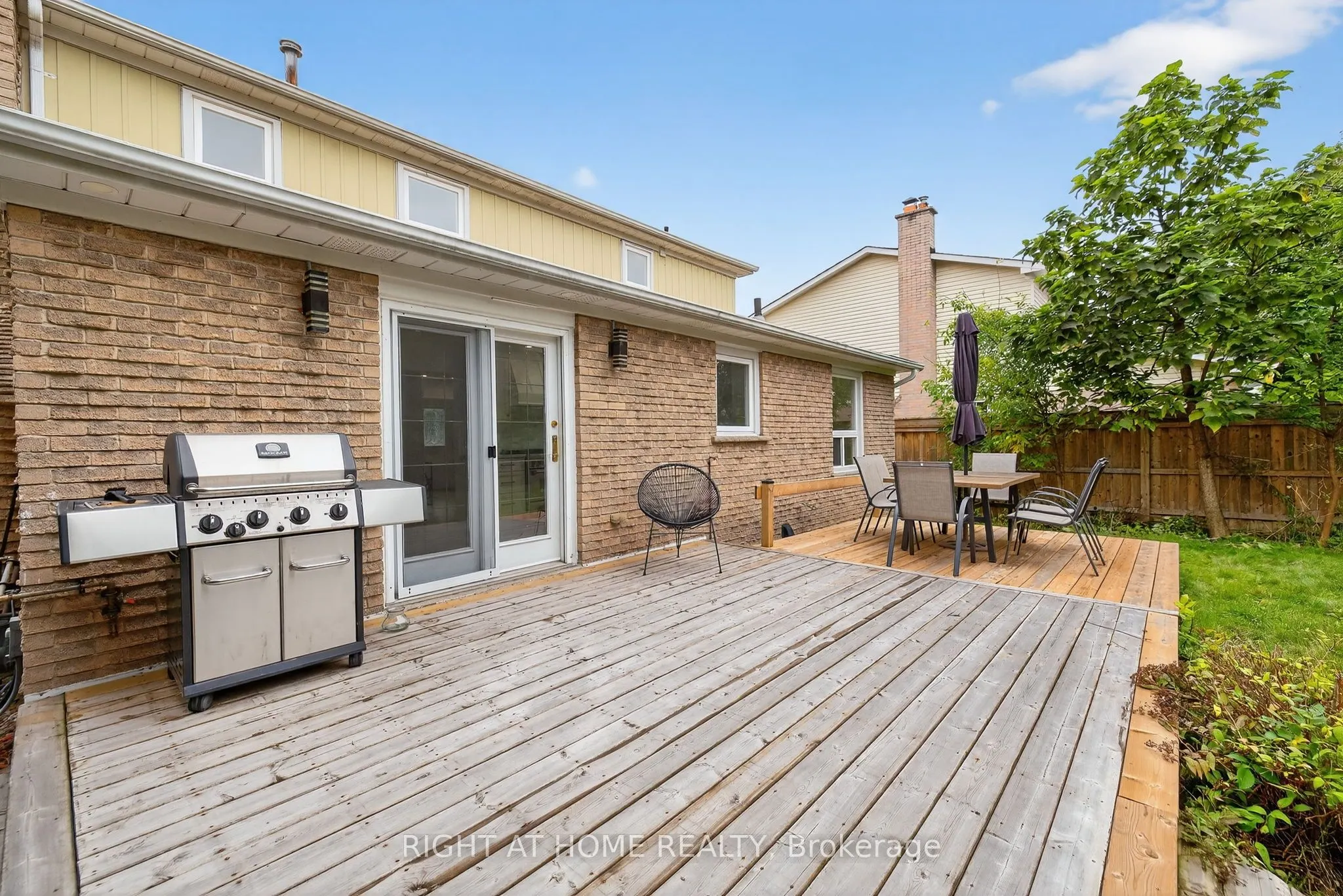 16 Mayvern Crescent