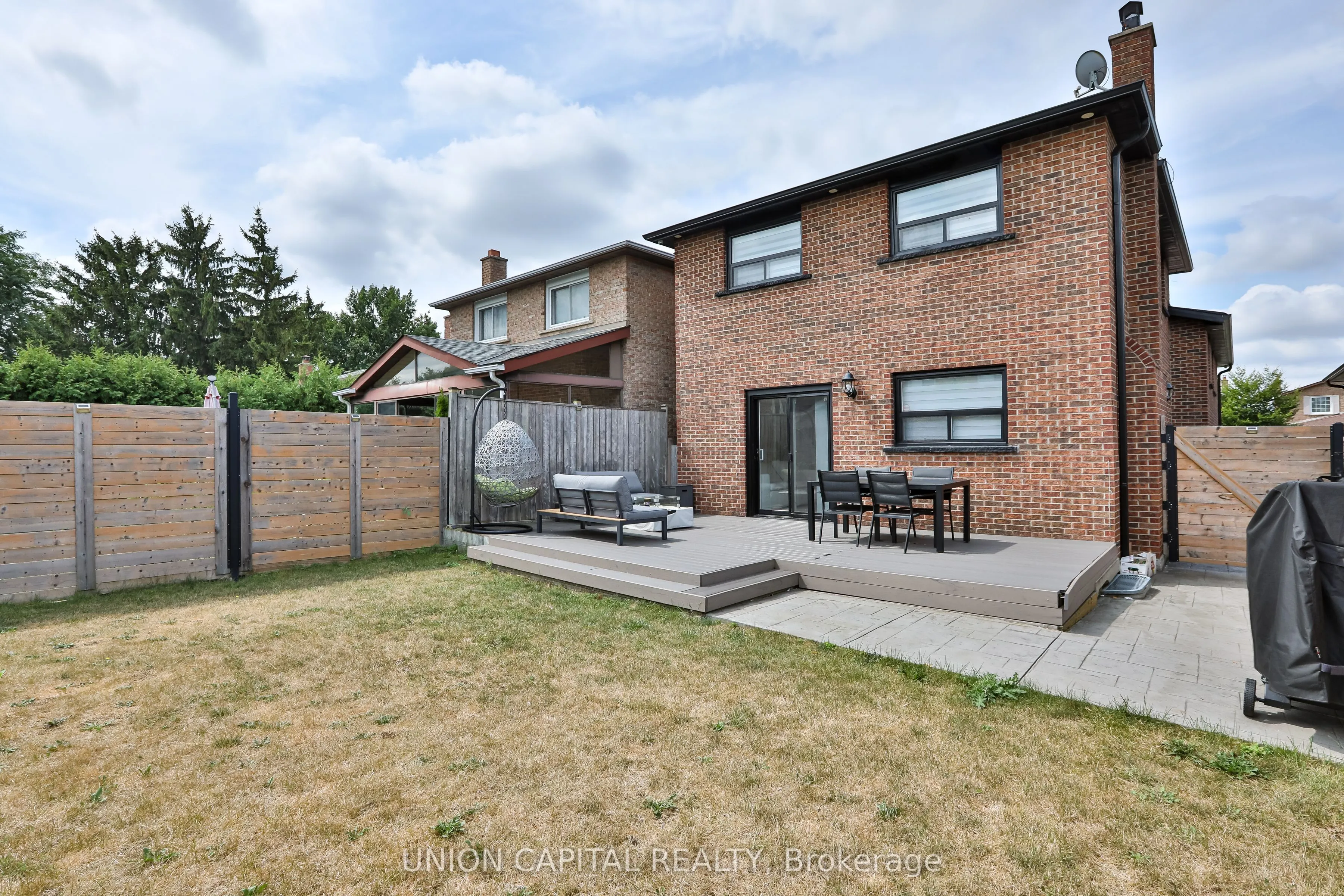 21 Avon Crescent