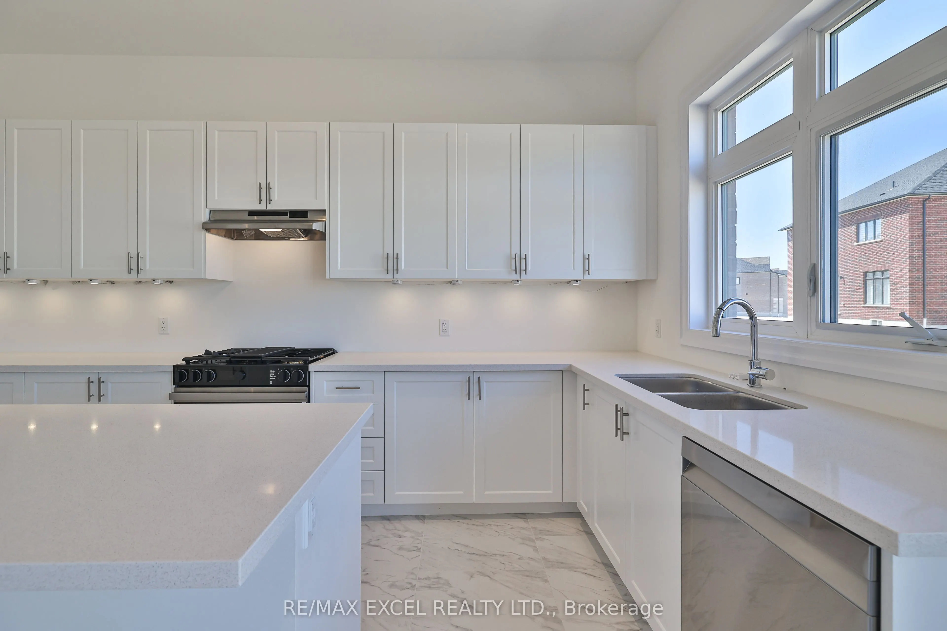 24 Sunny Acre Crescent