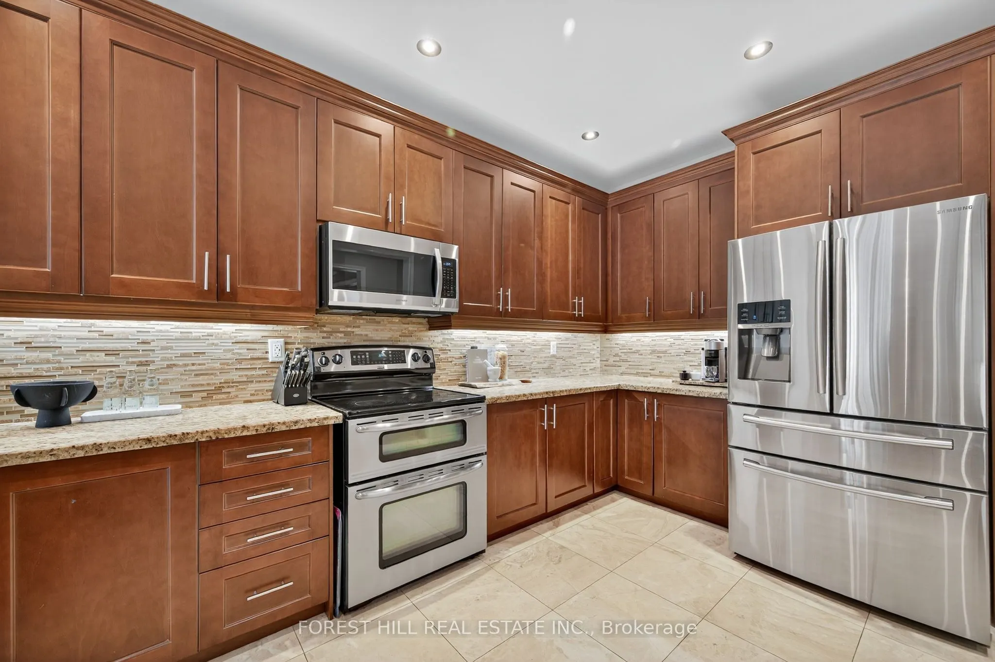 271 Autumn Hill Boulevard