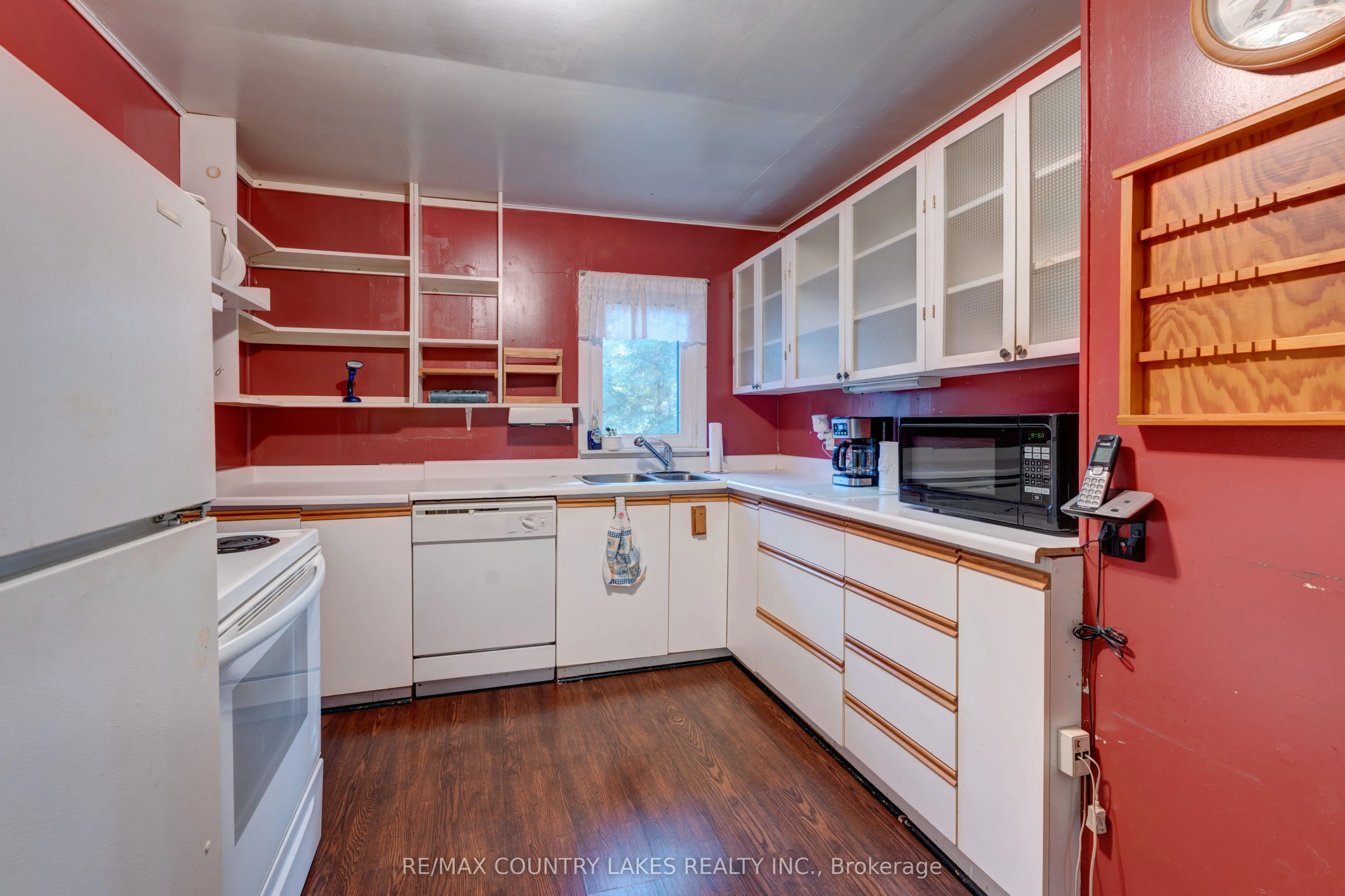 446 Main Street E