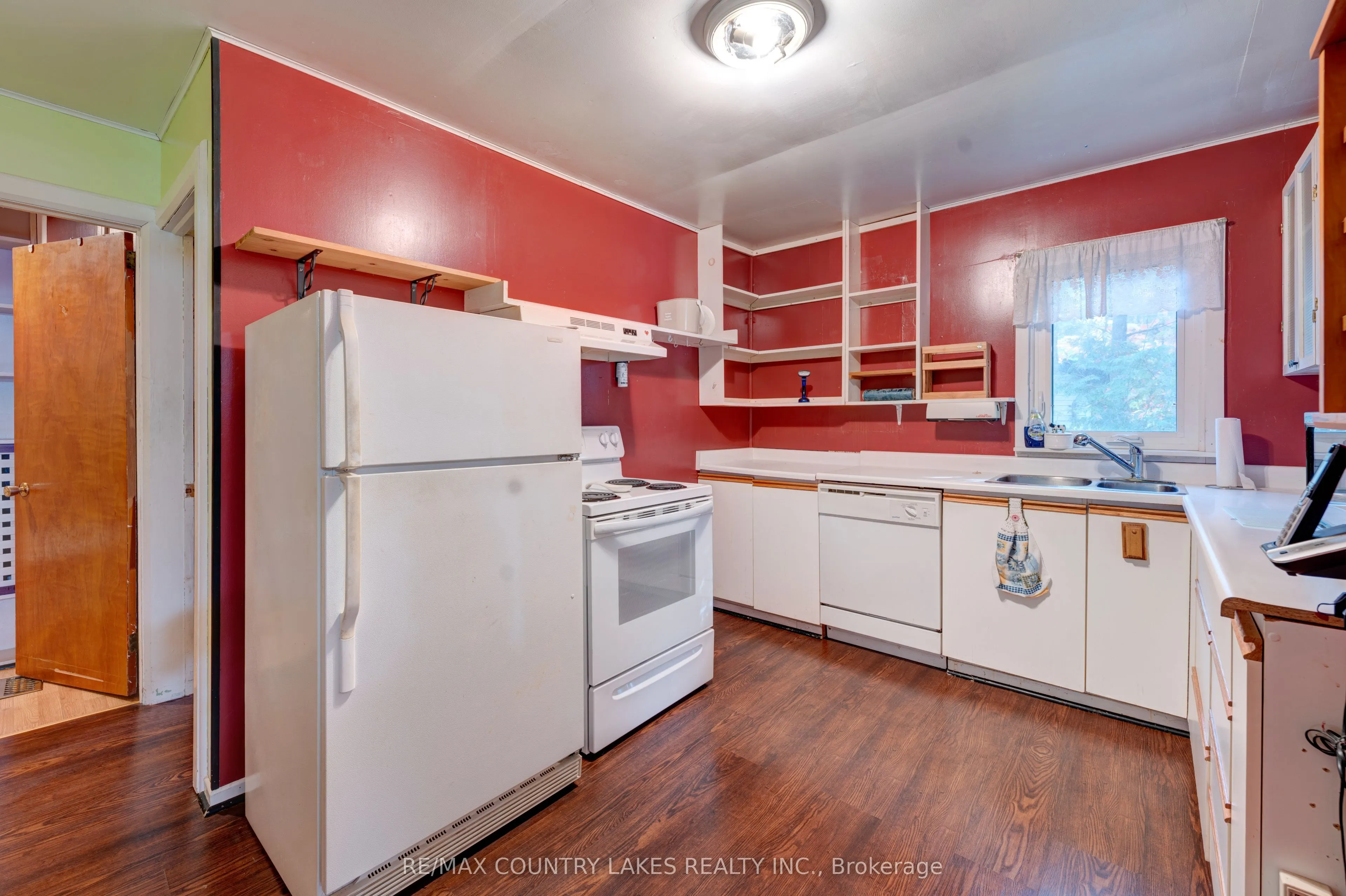 446 Main Street E