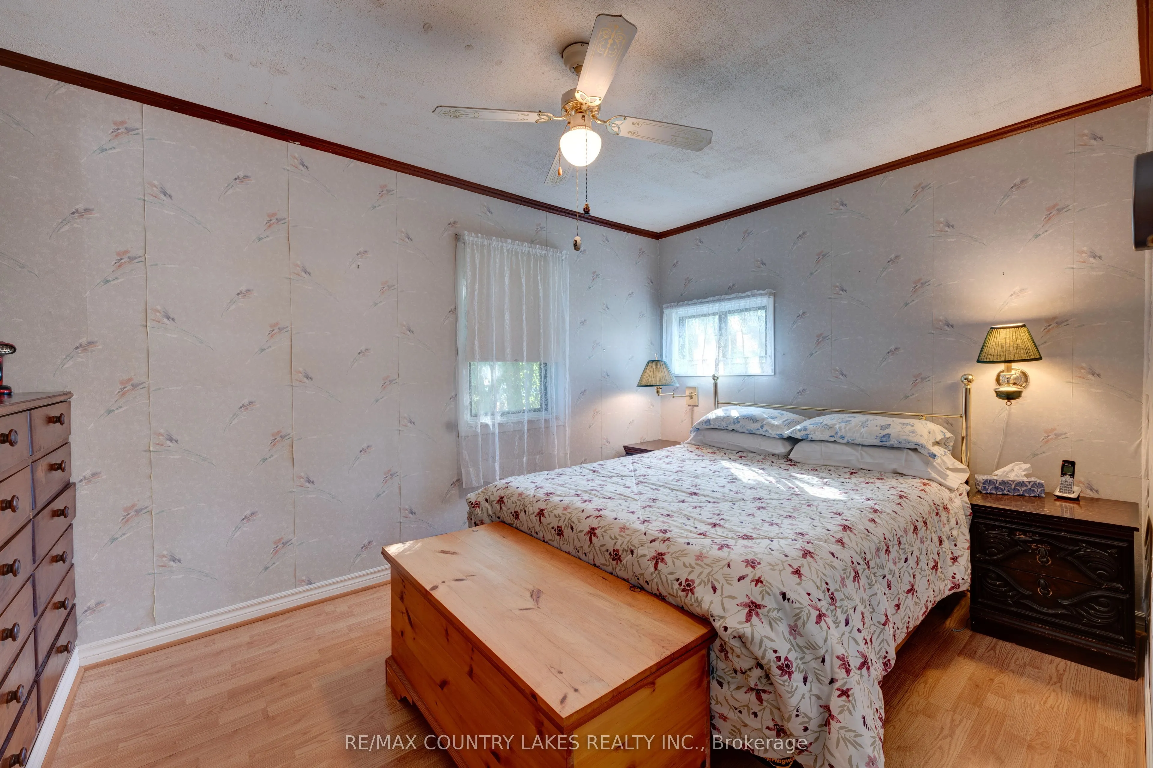 446 Main Street E