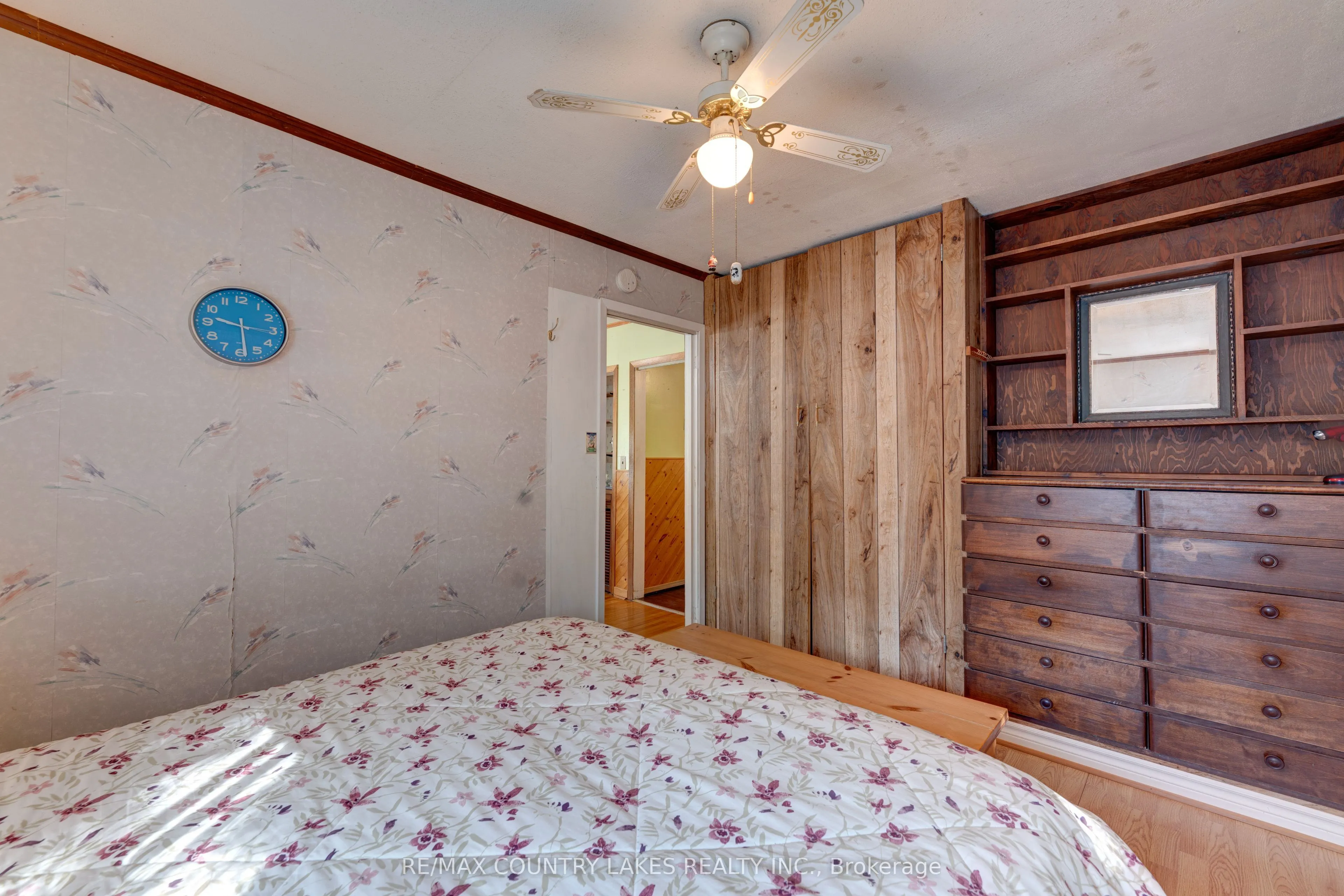 446 Main Street E