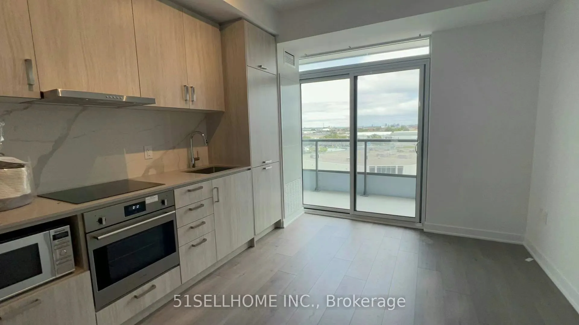 60 Honeycrisp Crescent, #718