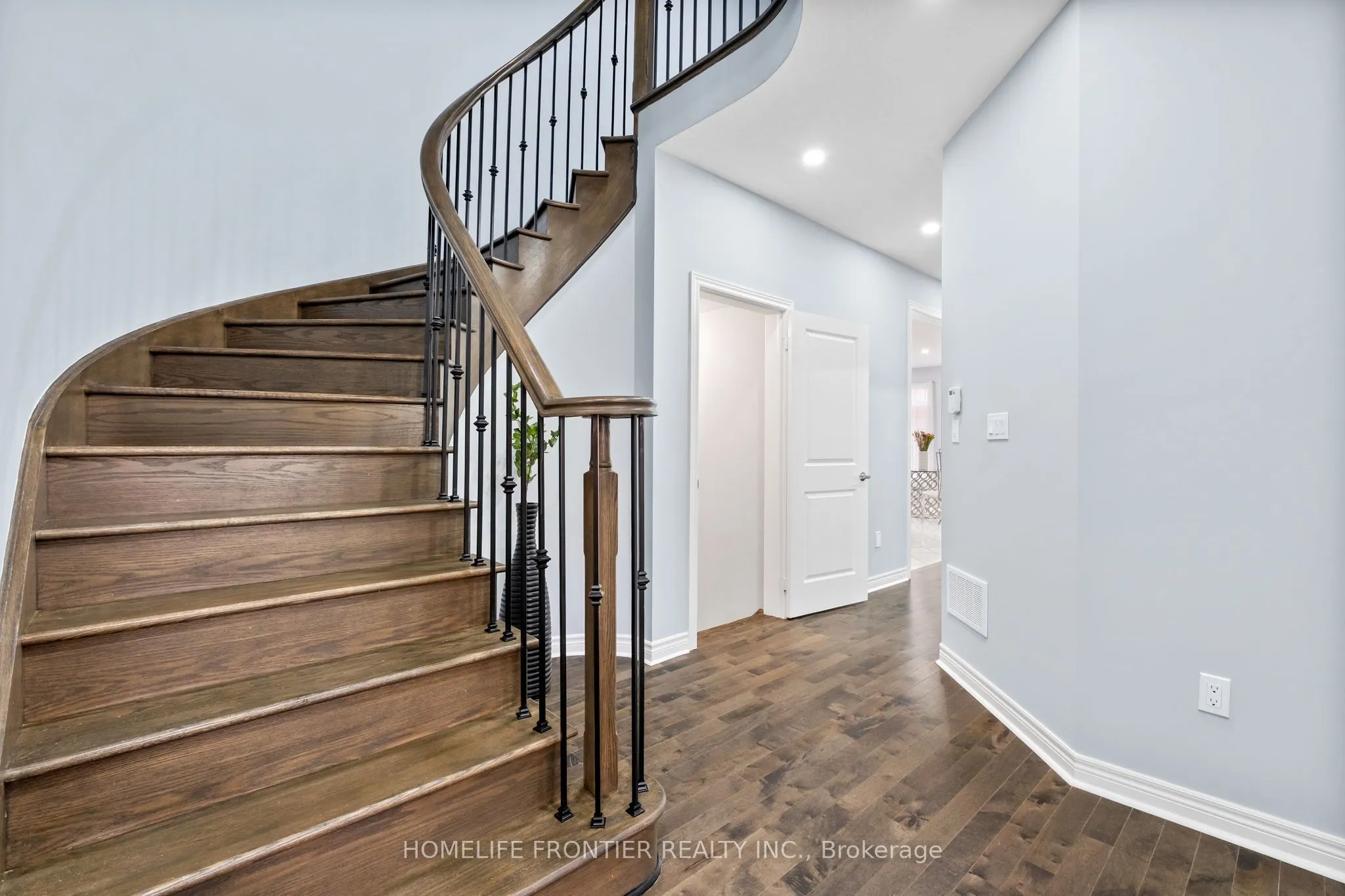 227 Inverness Way