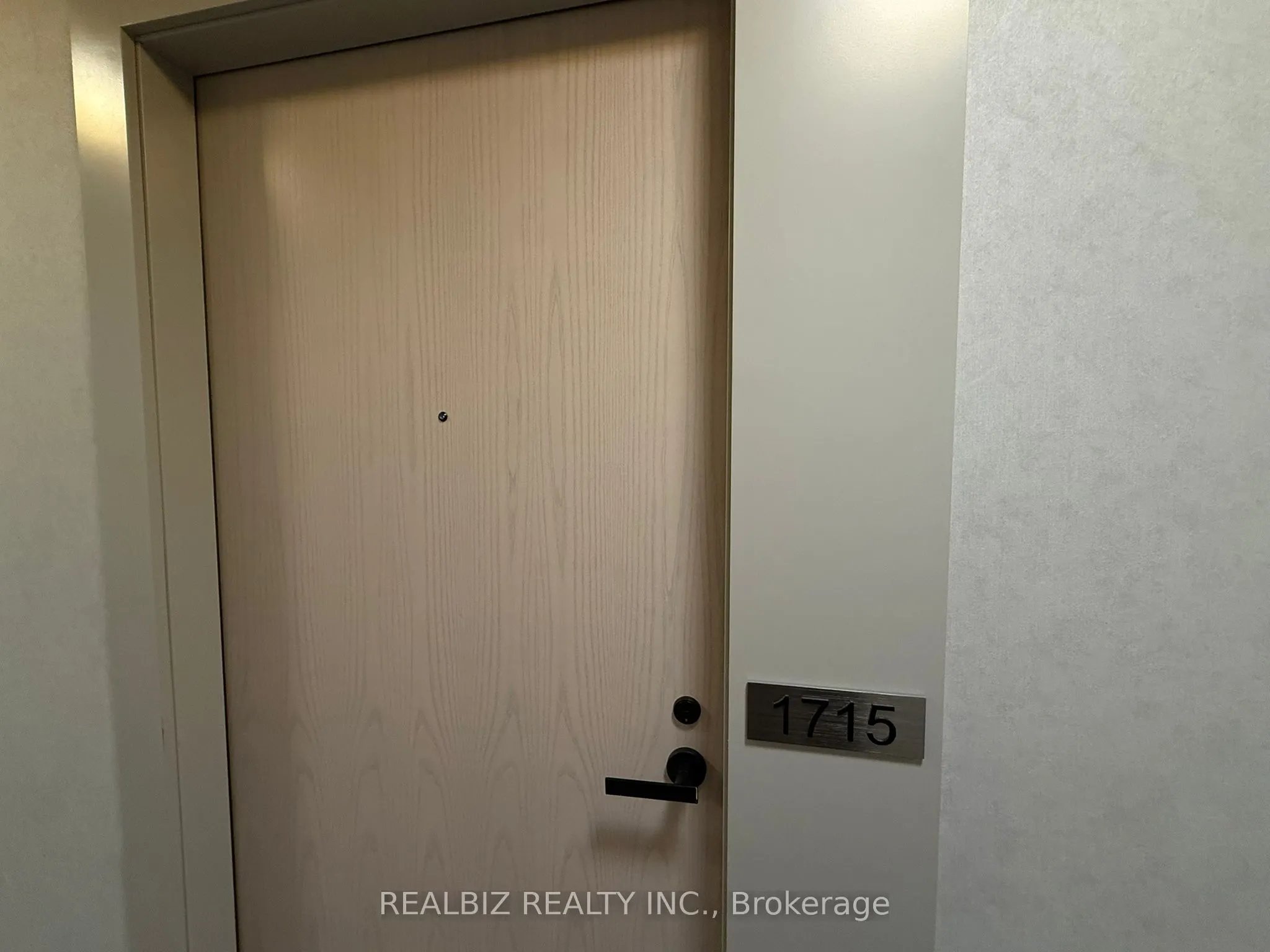 28 Interchange Way, #1715