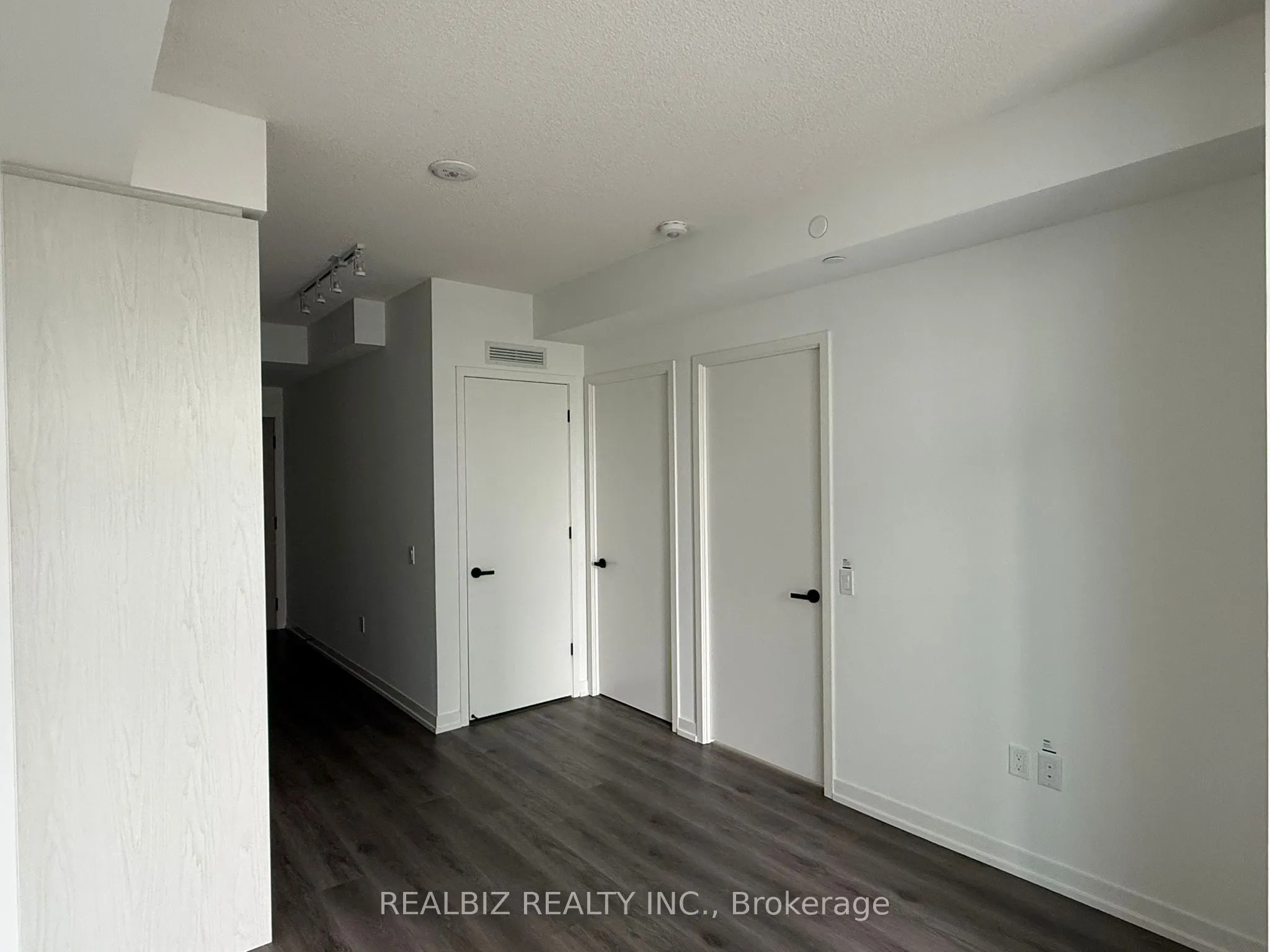 28 Interchange Way, #1715