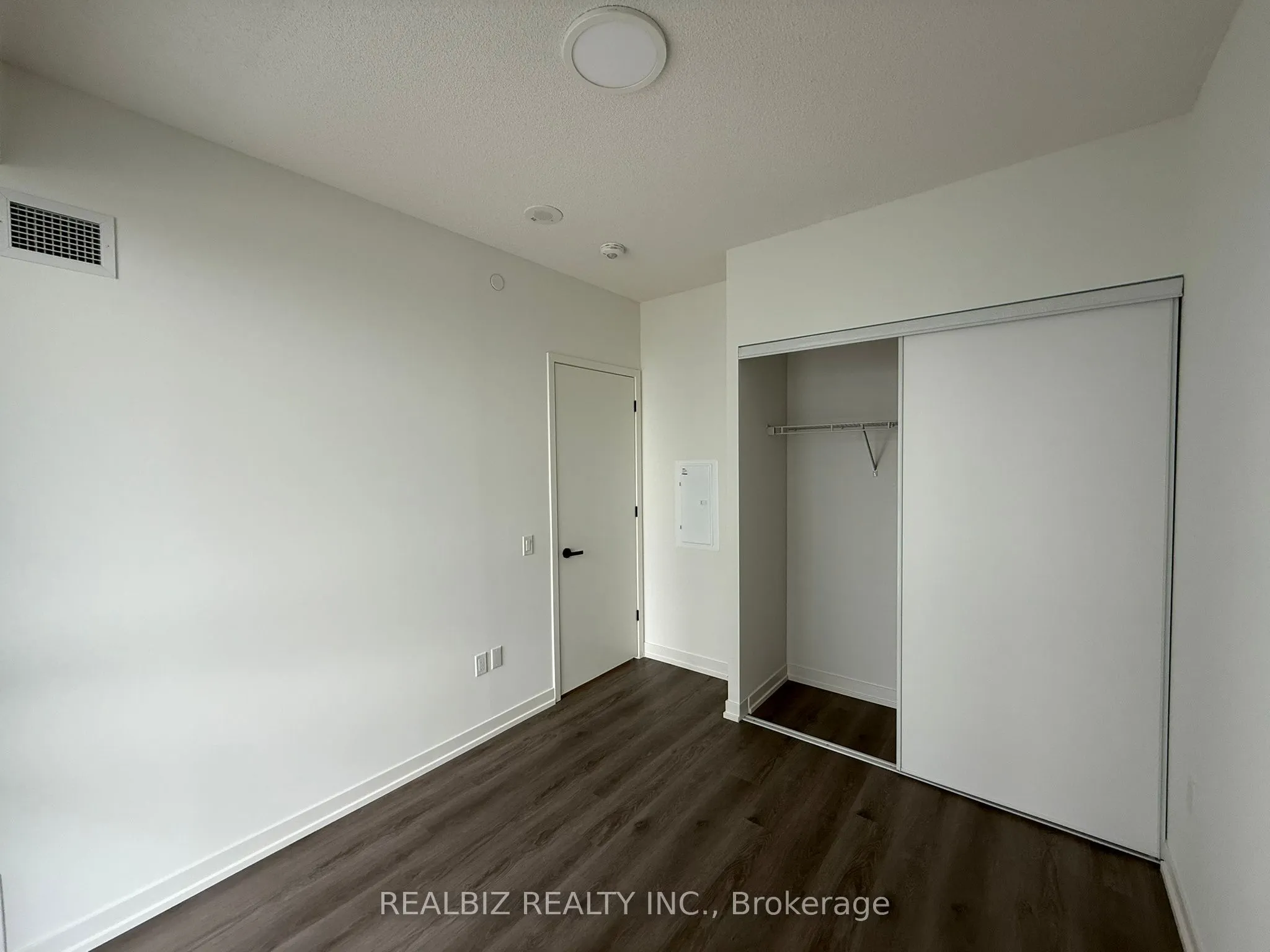 28 Interchange Way, #1715