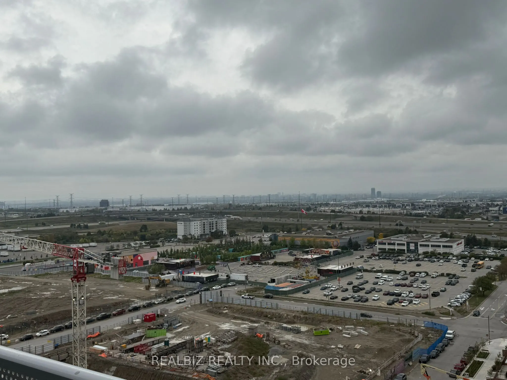 28 Interchange Way, #1715