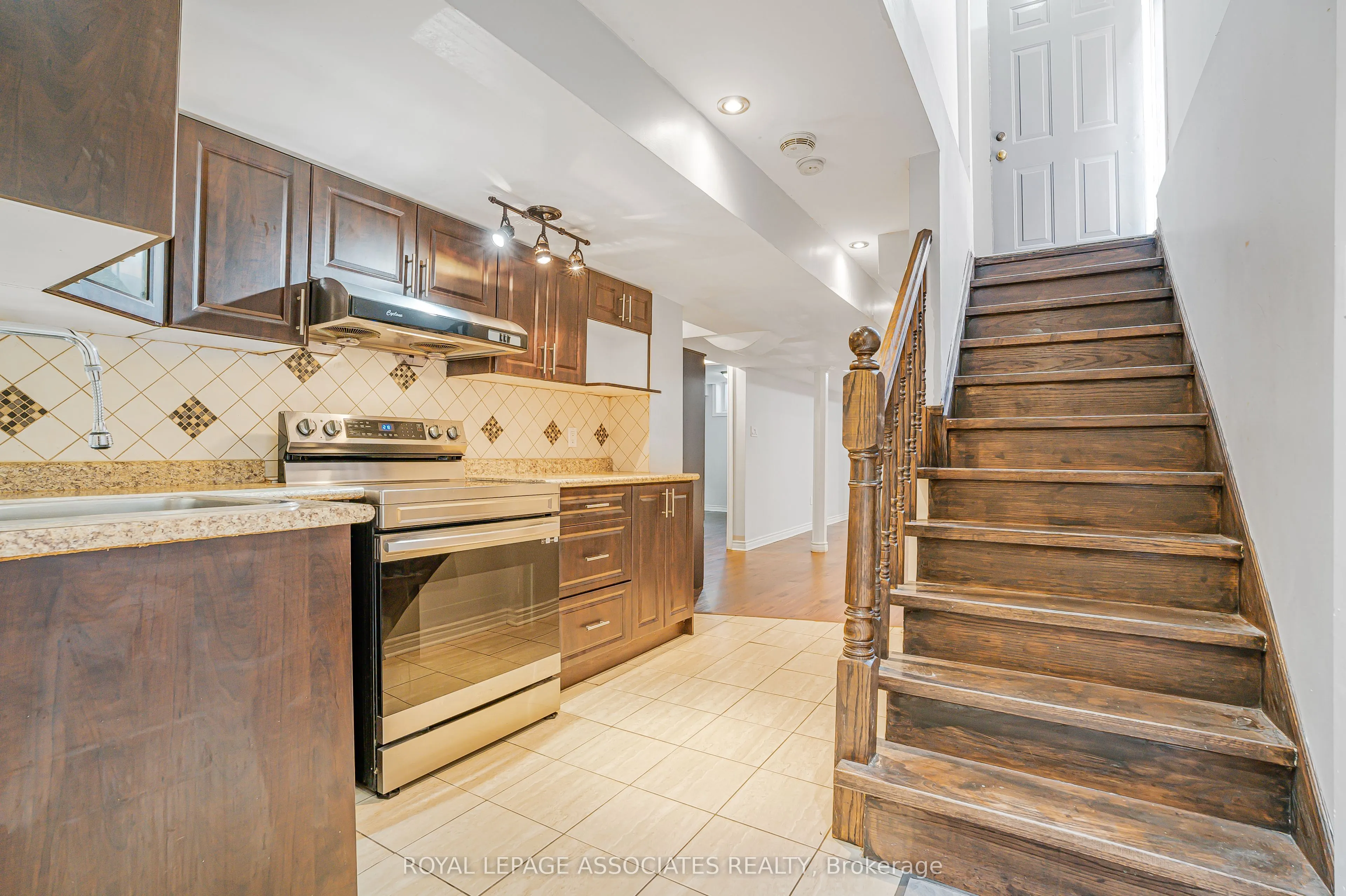 36 Clandfield Street, #BSMT