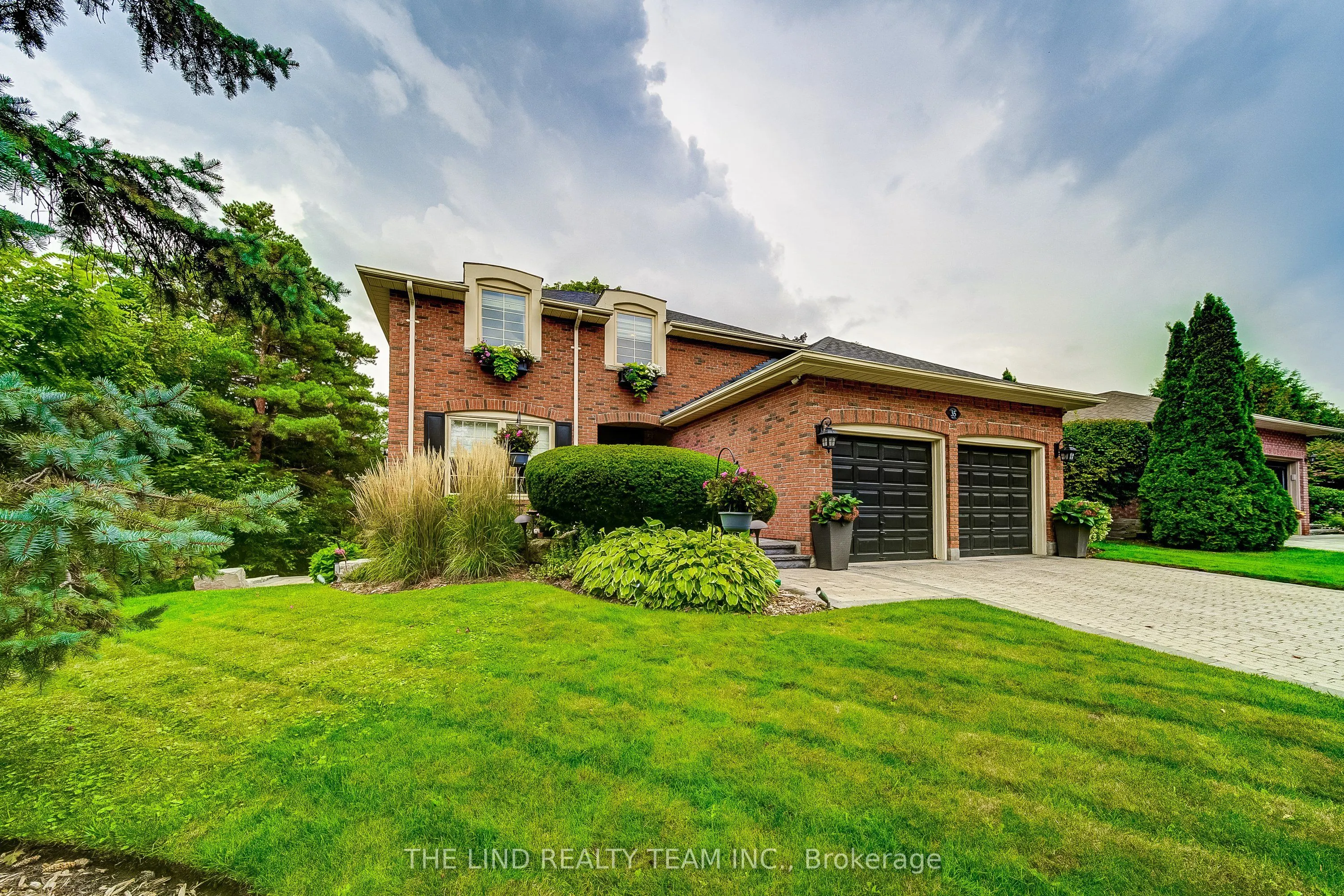 35 Golf Links Drive
