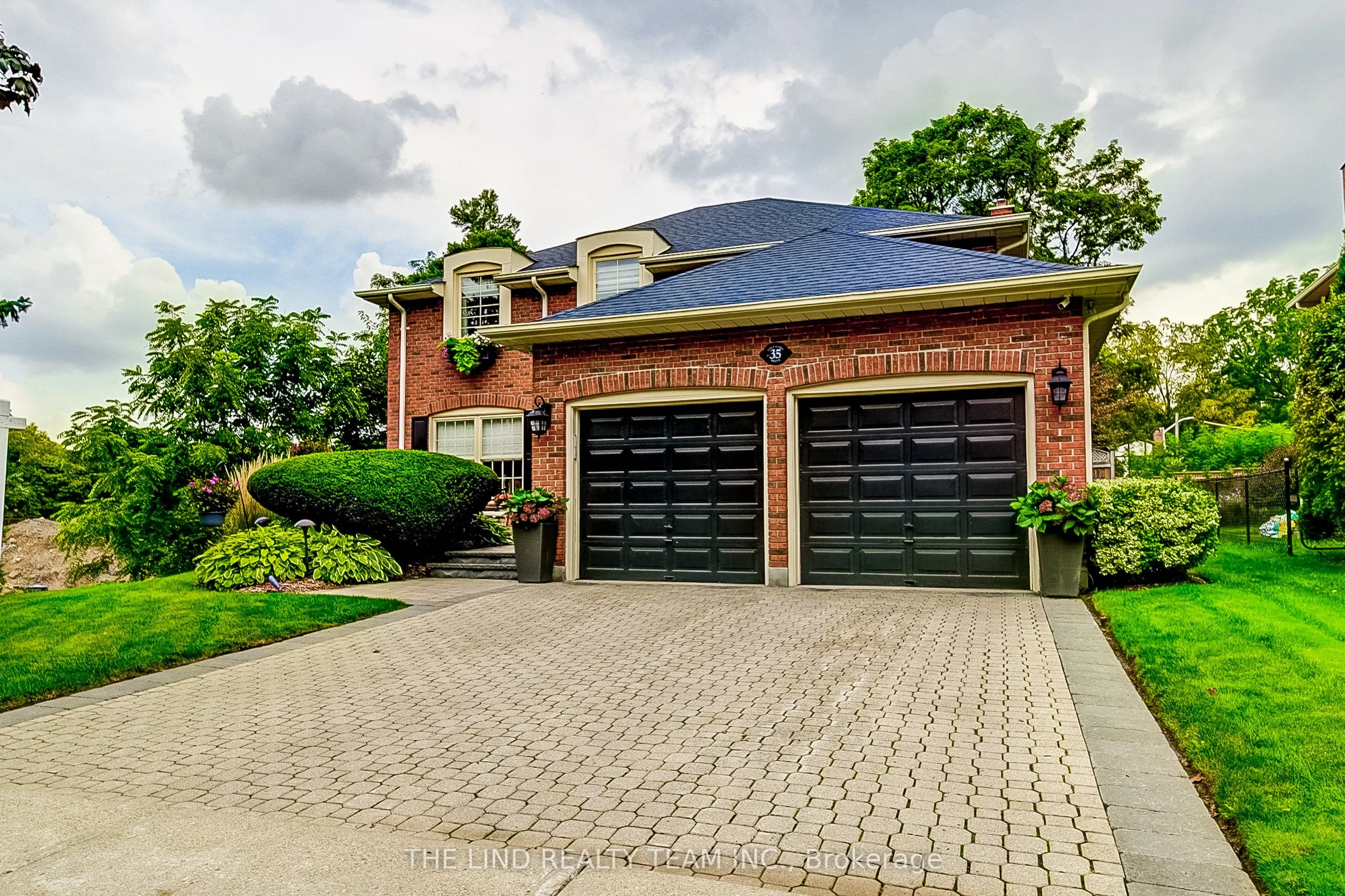 35 Golf Links Drive