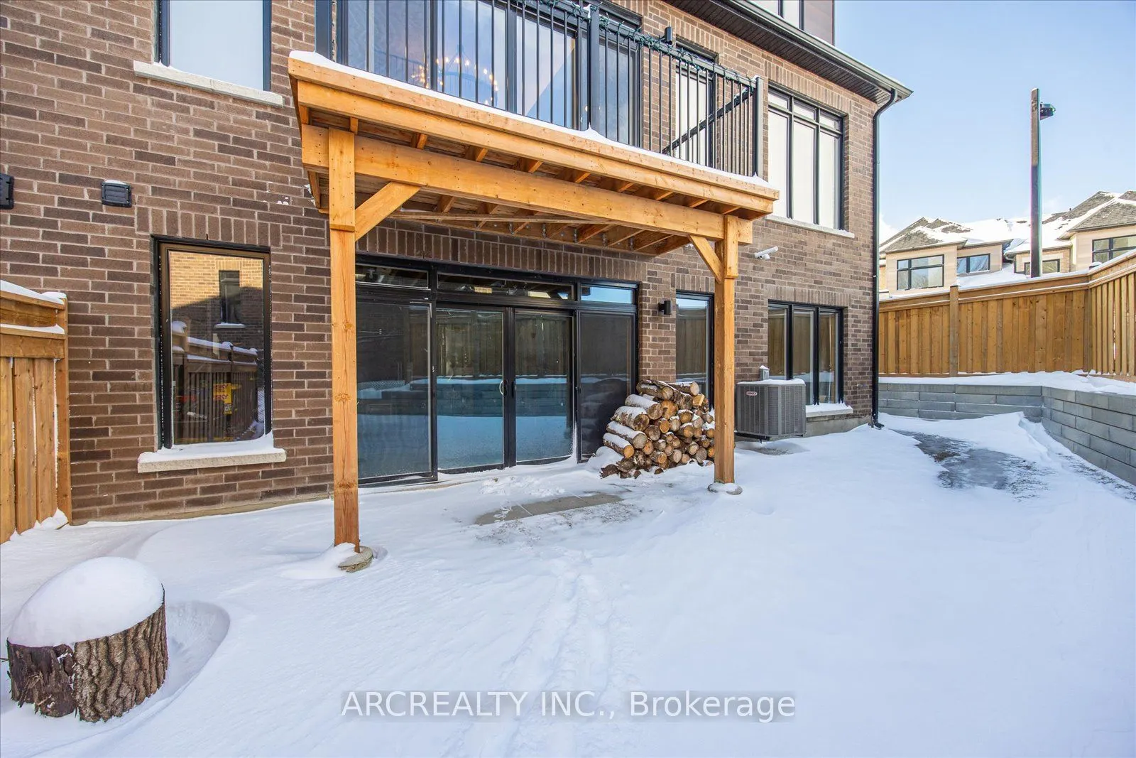 23 Vern Robertson Gate