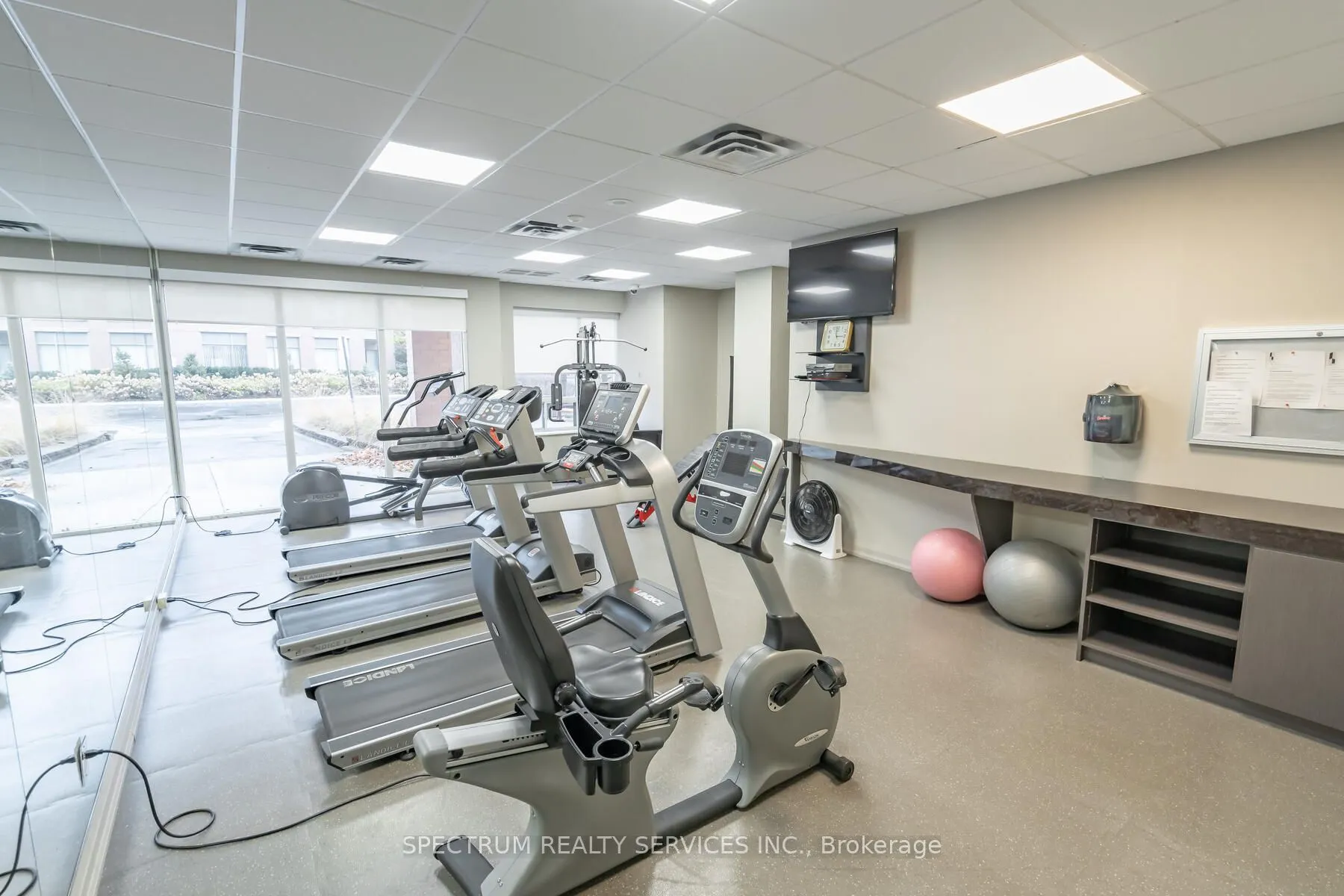 9 Northern Heights Drive, #1016
