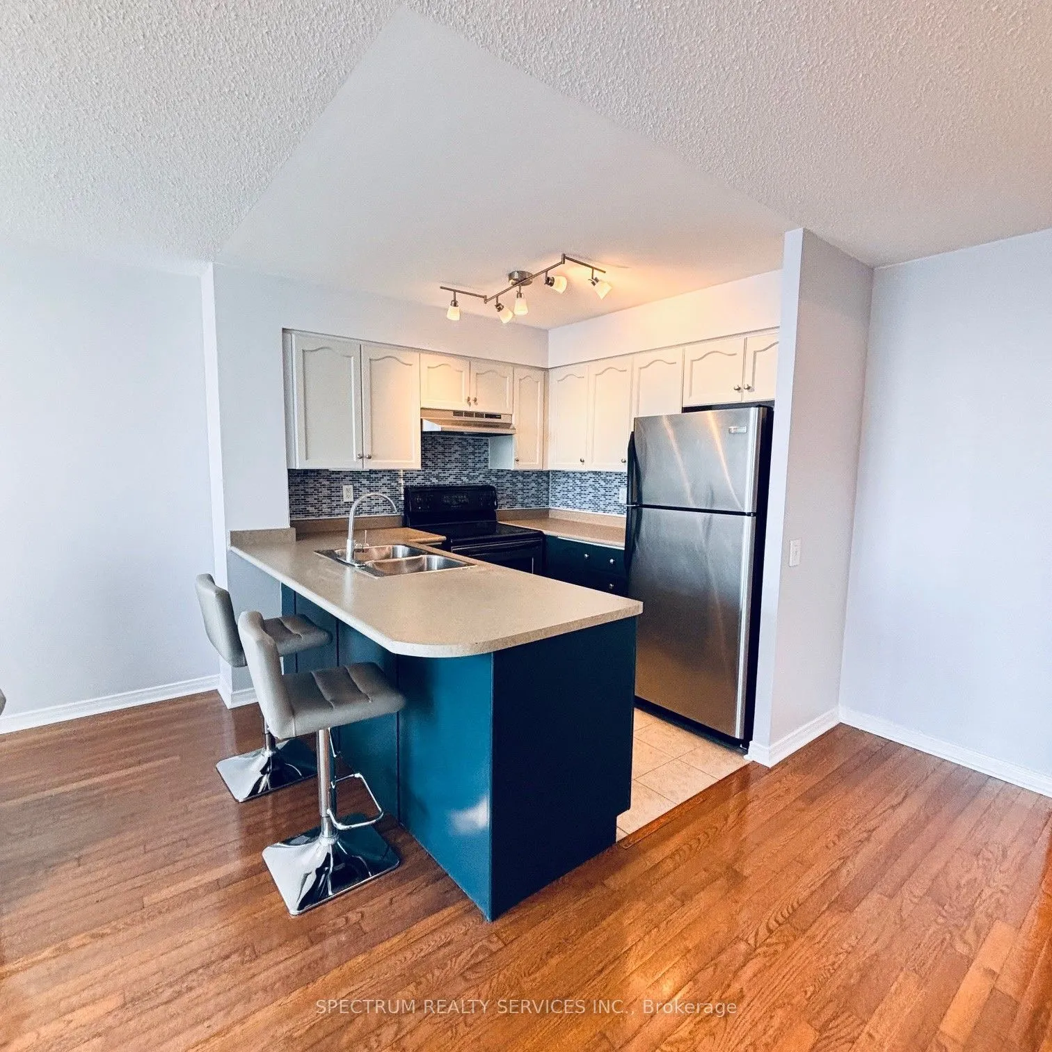 9 Northern Heights Drive, #1016