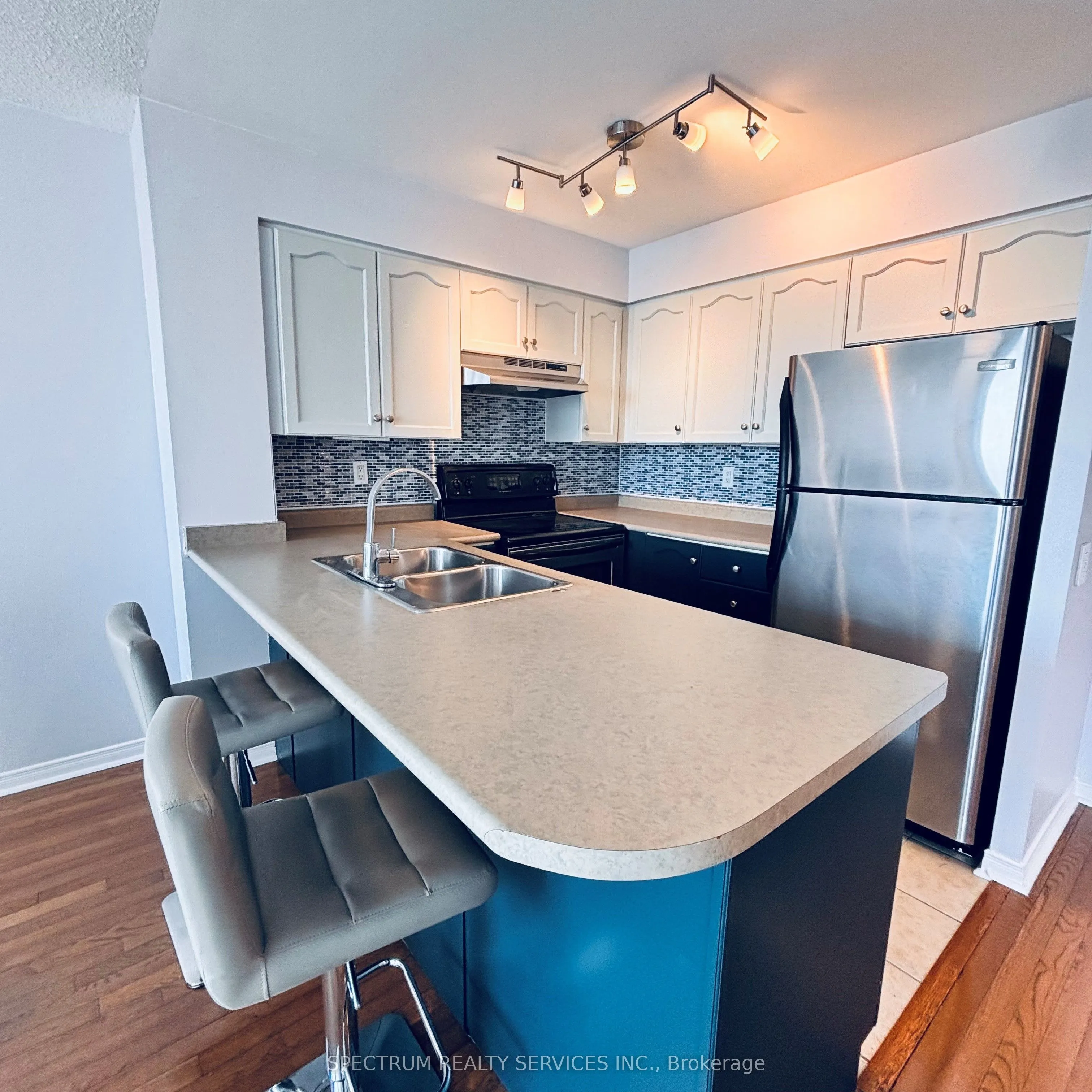 9 Northern Heights Drive, #1016