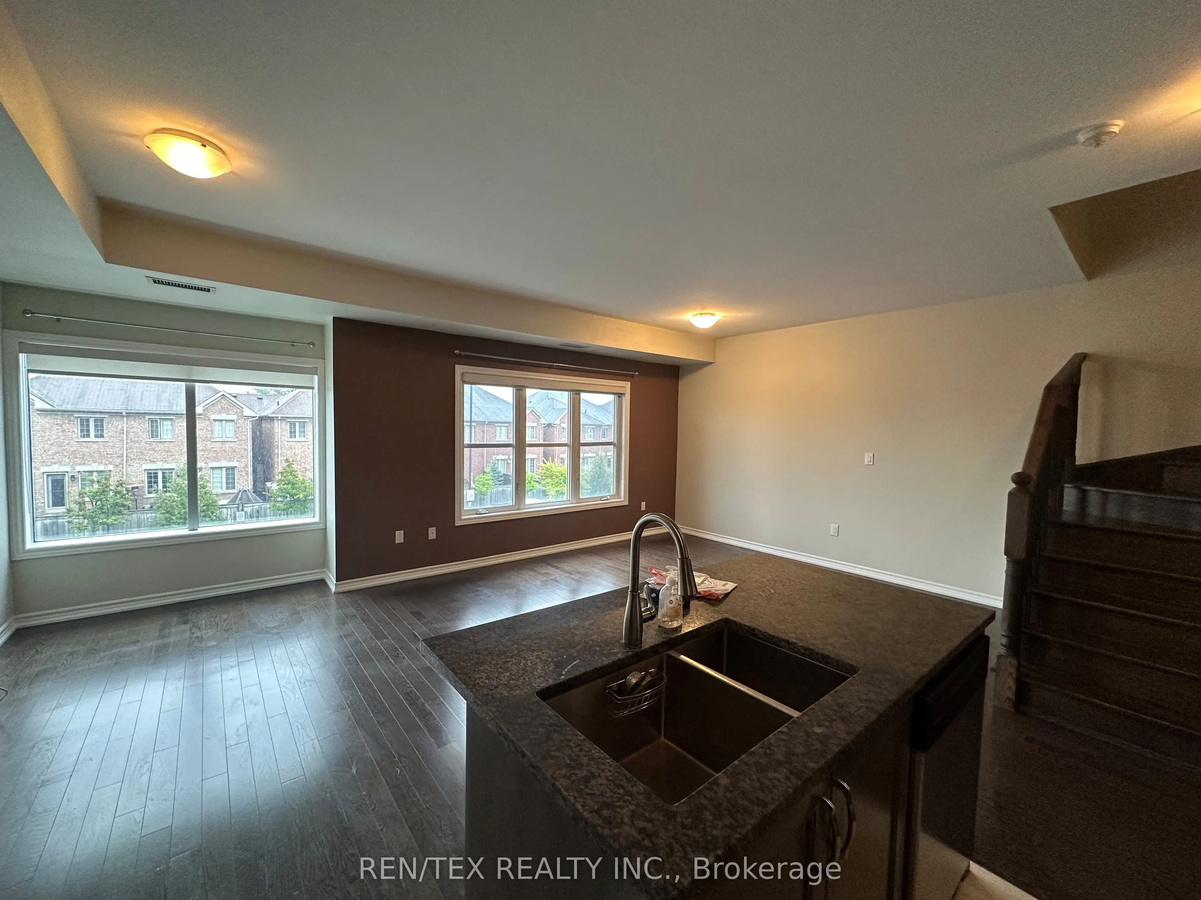 3865 Major Mackenzie Drive, #208