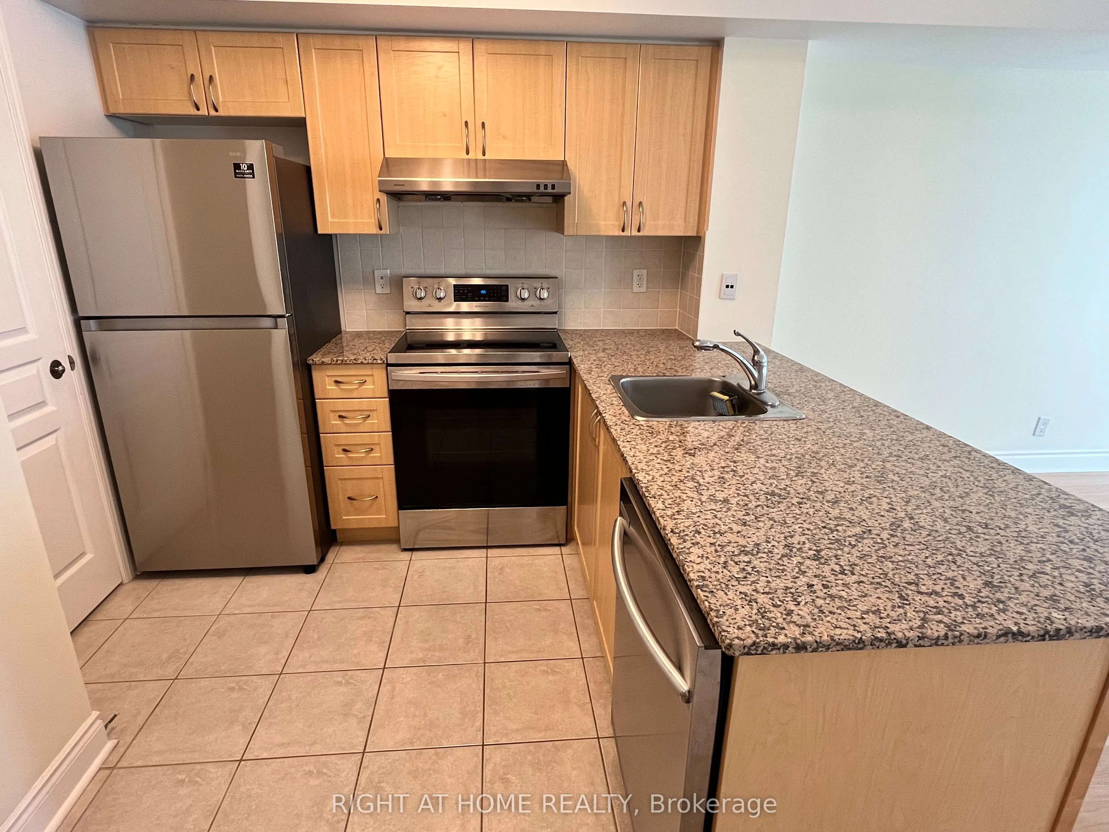 55 South Town Centre Boulevard S, #1110