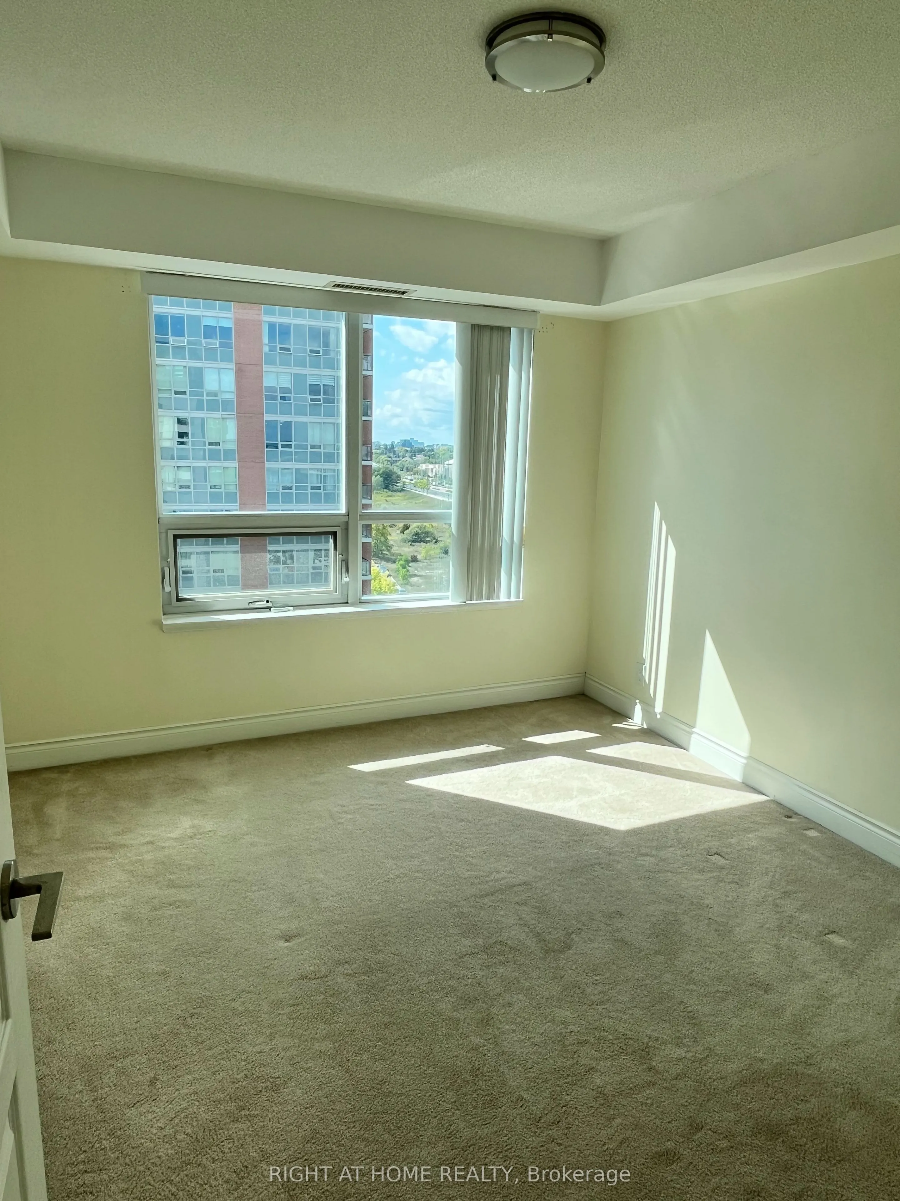 55 South Town Centre Boulevard S, #1110