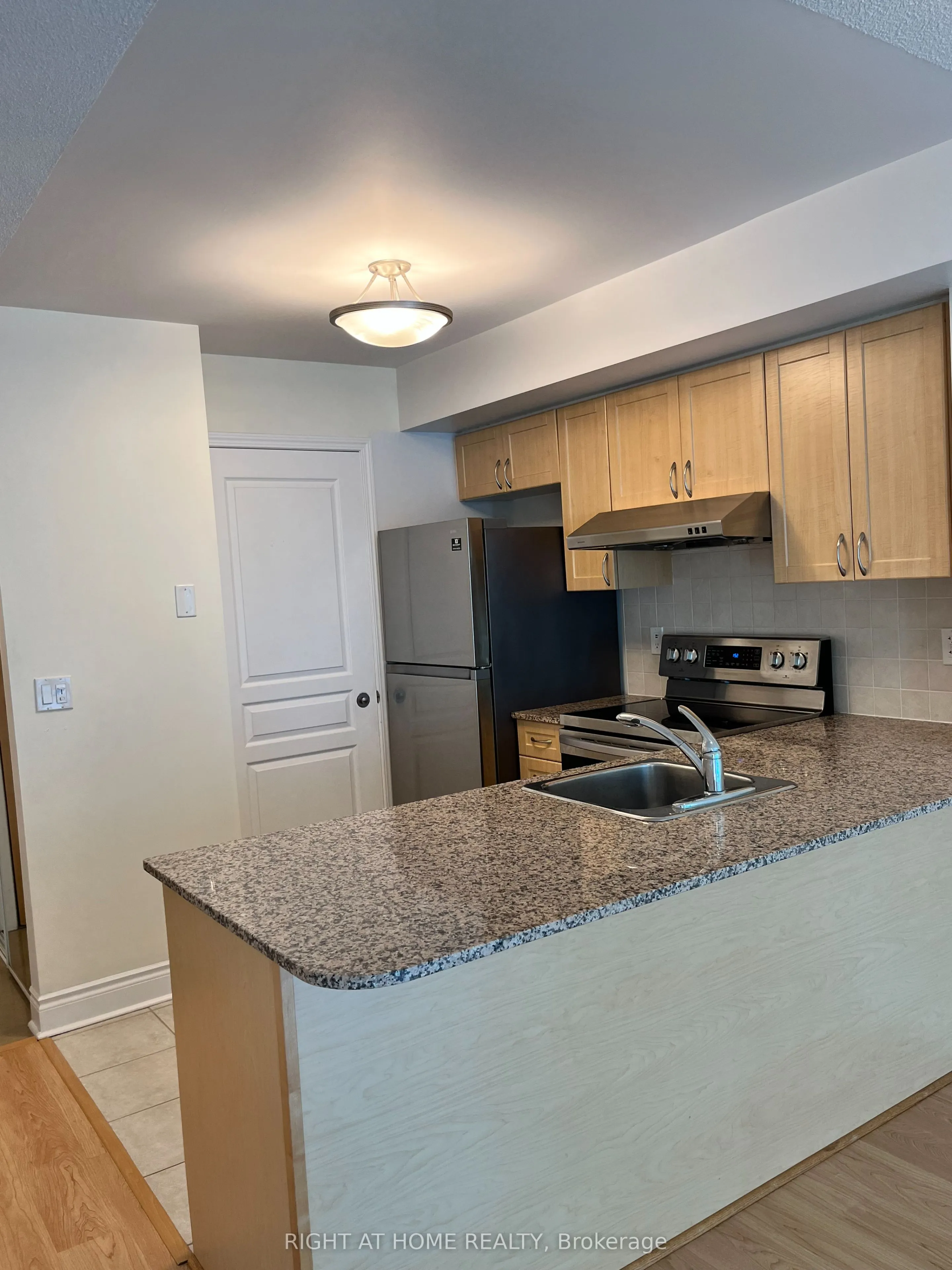55 South Town Centre Boulevard S, #1110