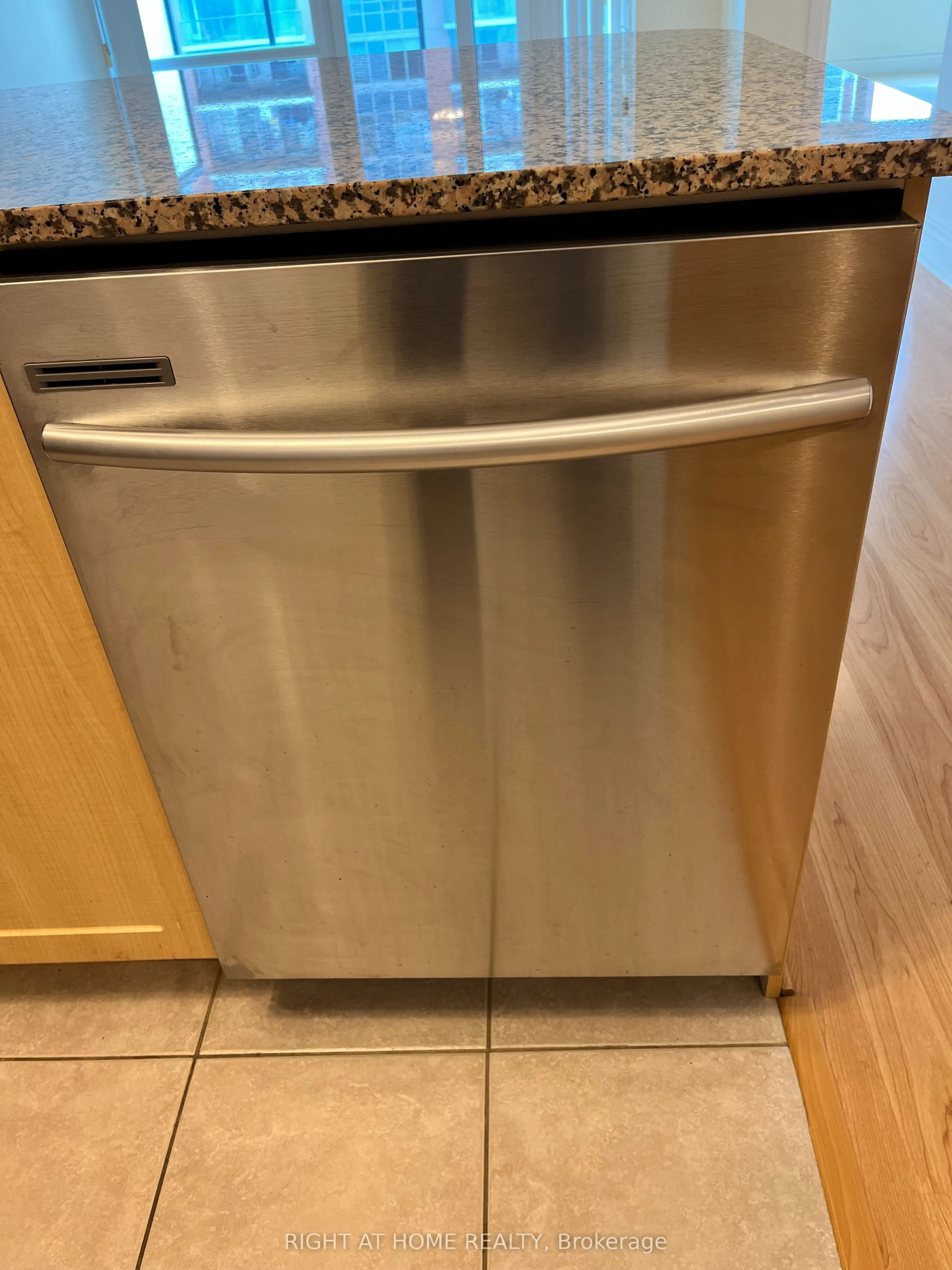 55 South Town Centre Boulevard S, #1110