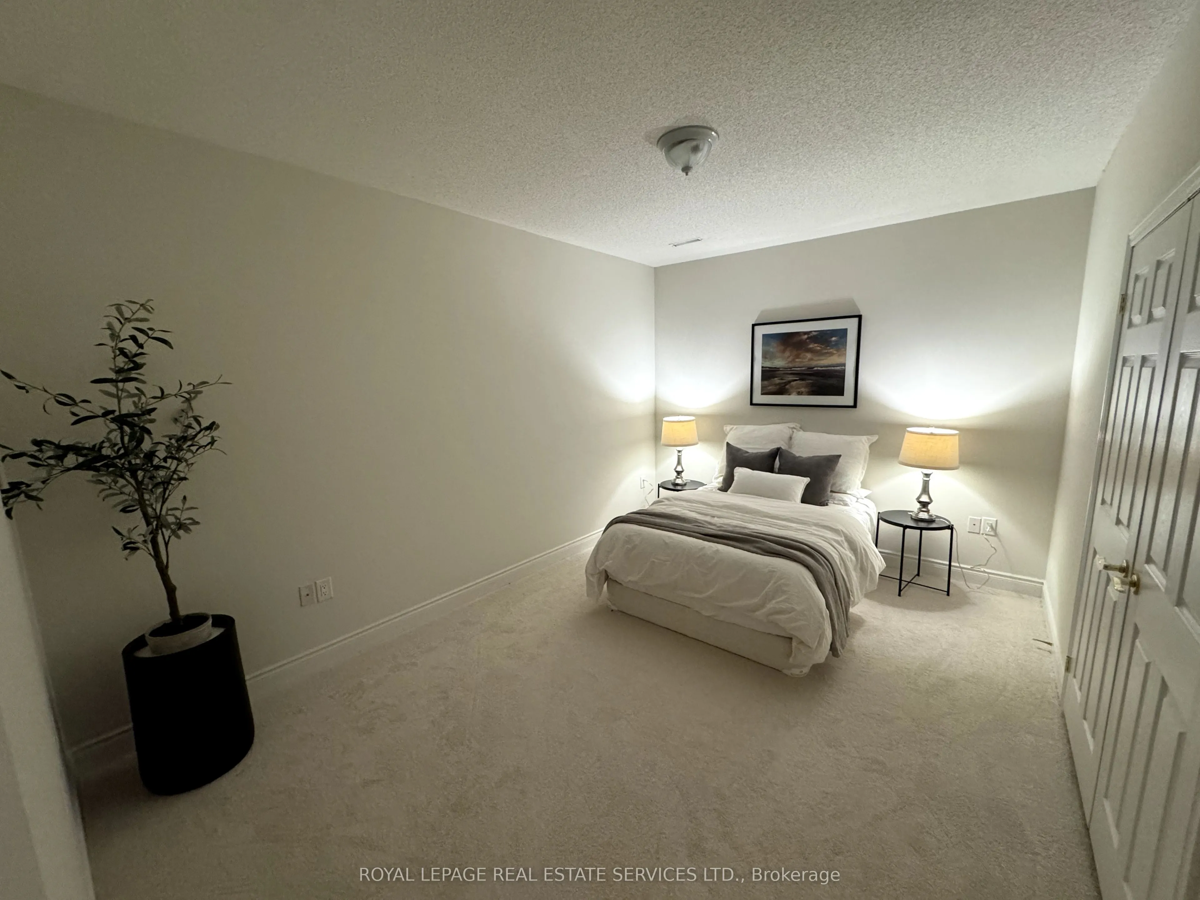 62 Renaissance Point, #23