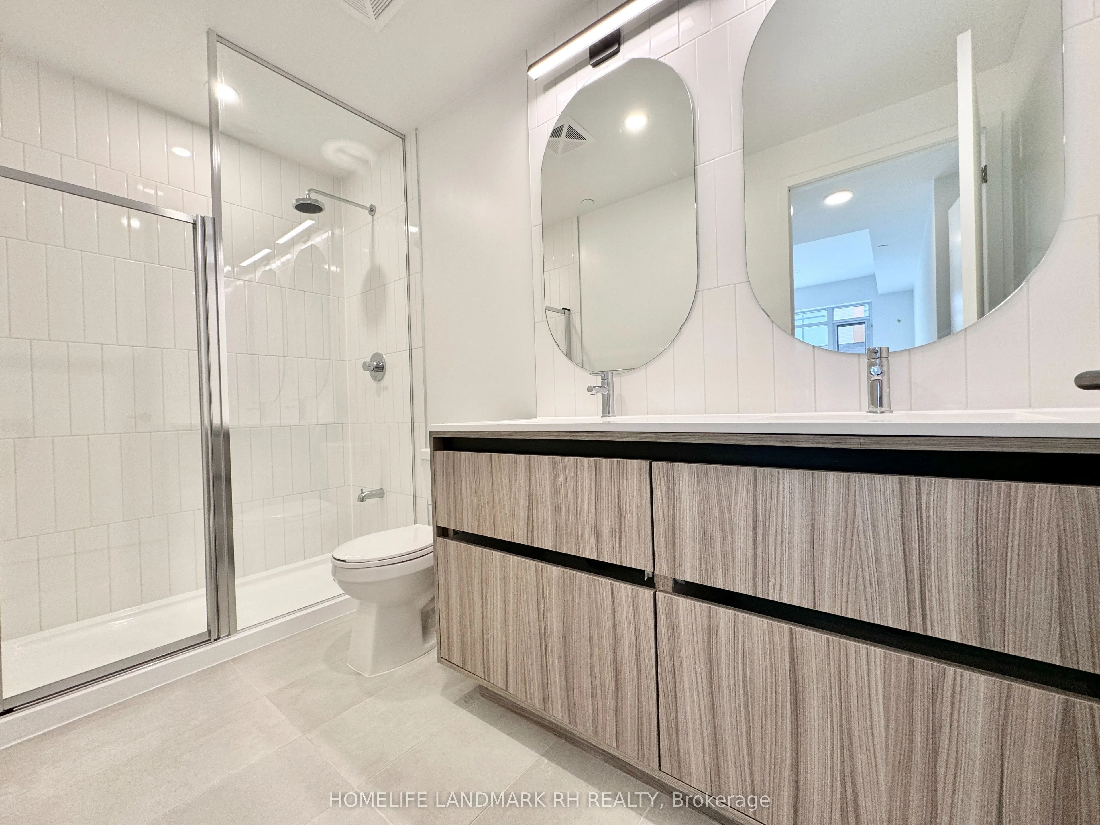8 Beverley Glen Boulevard, #212C