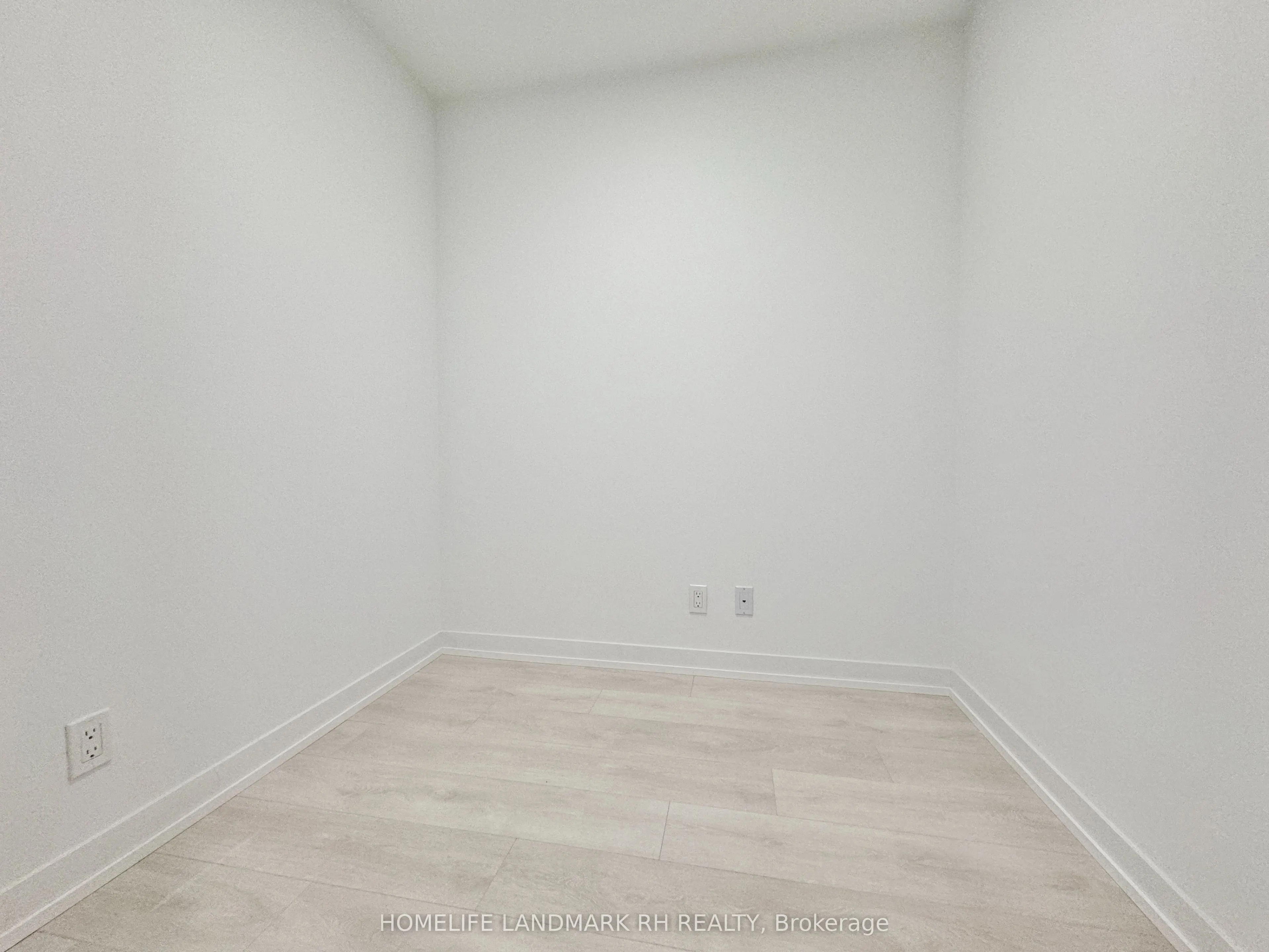 8 Beverley Glen Boulevard, #212C