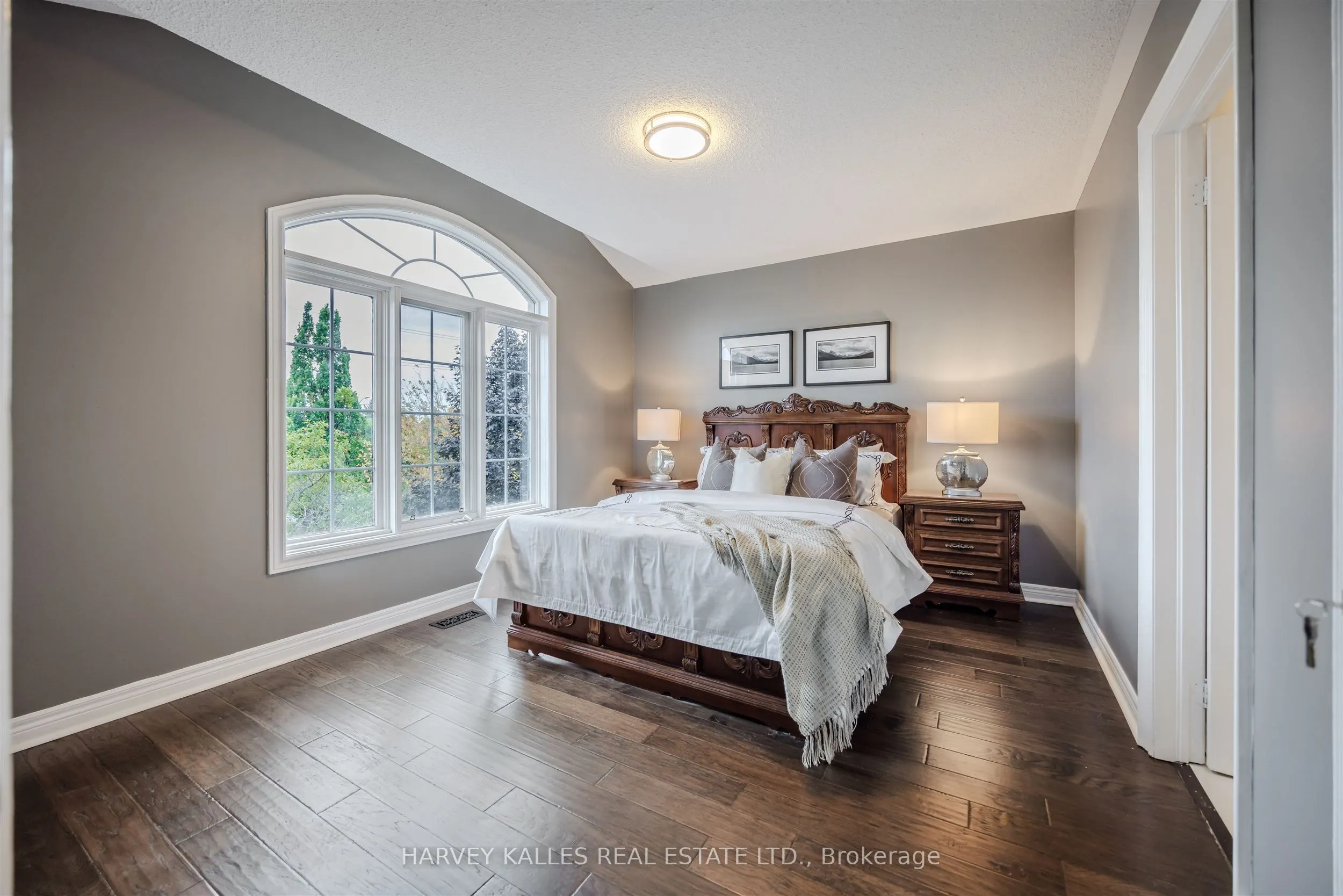 94 Sutcliffe Crescent
