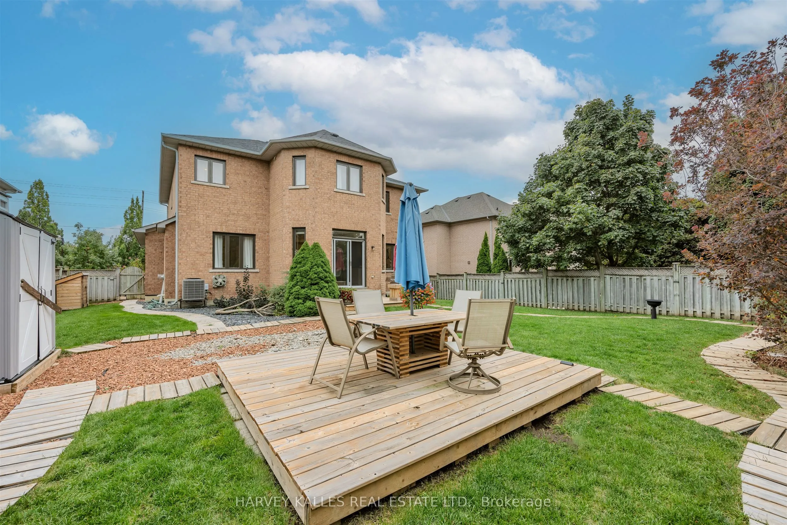 94 Sutcliffe Crescent