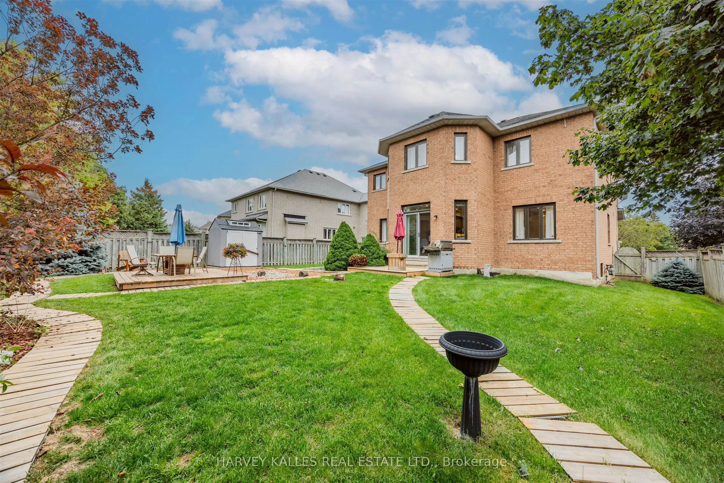 94 Sutcliffe Crescent