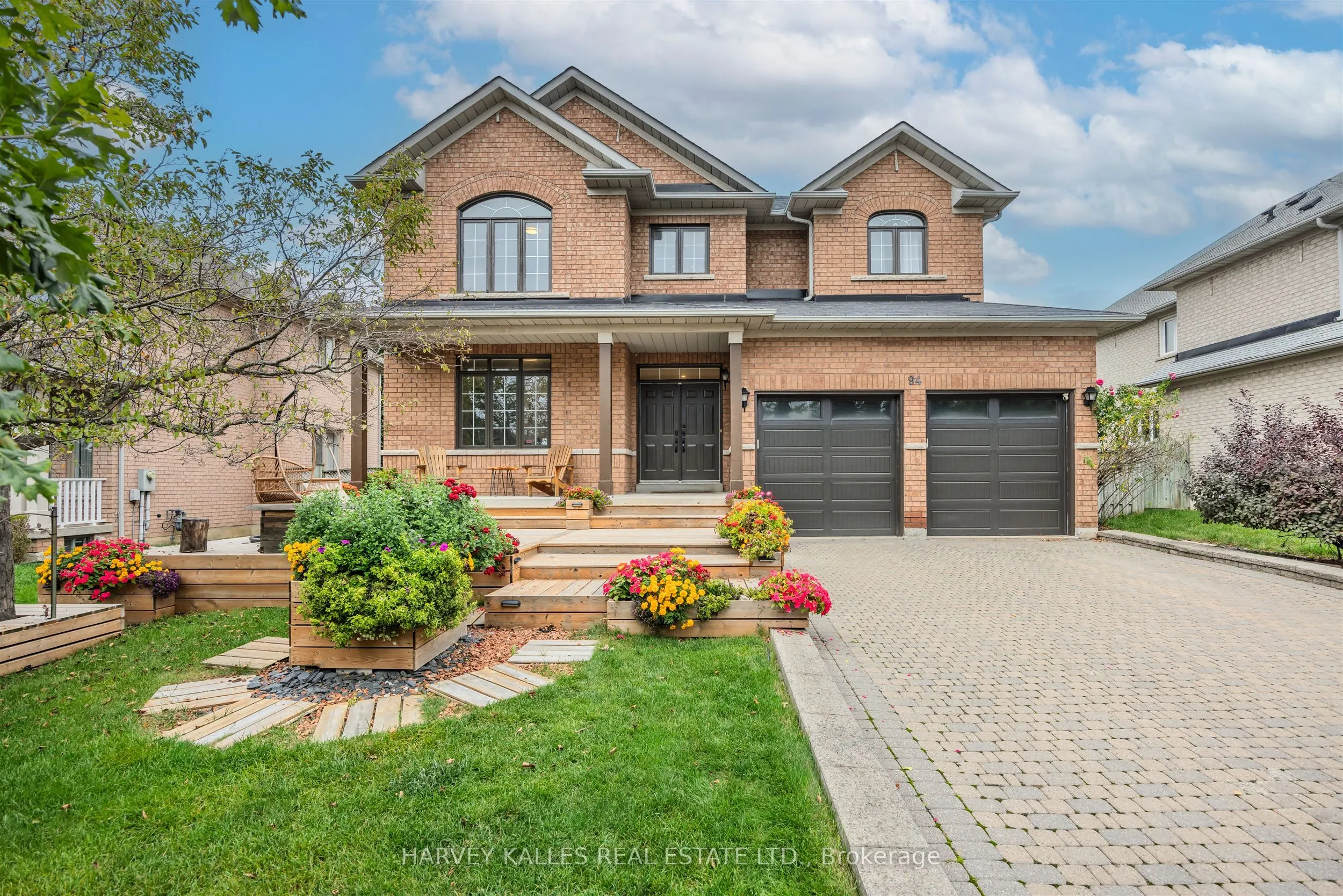94 Sutcliffe Crescent