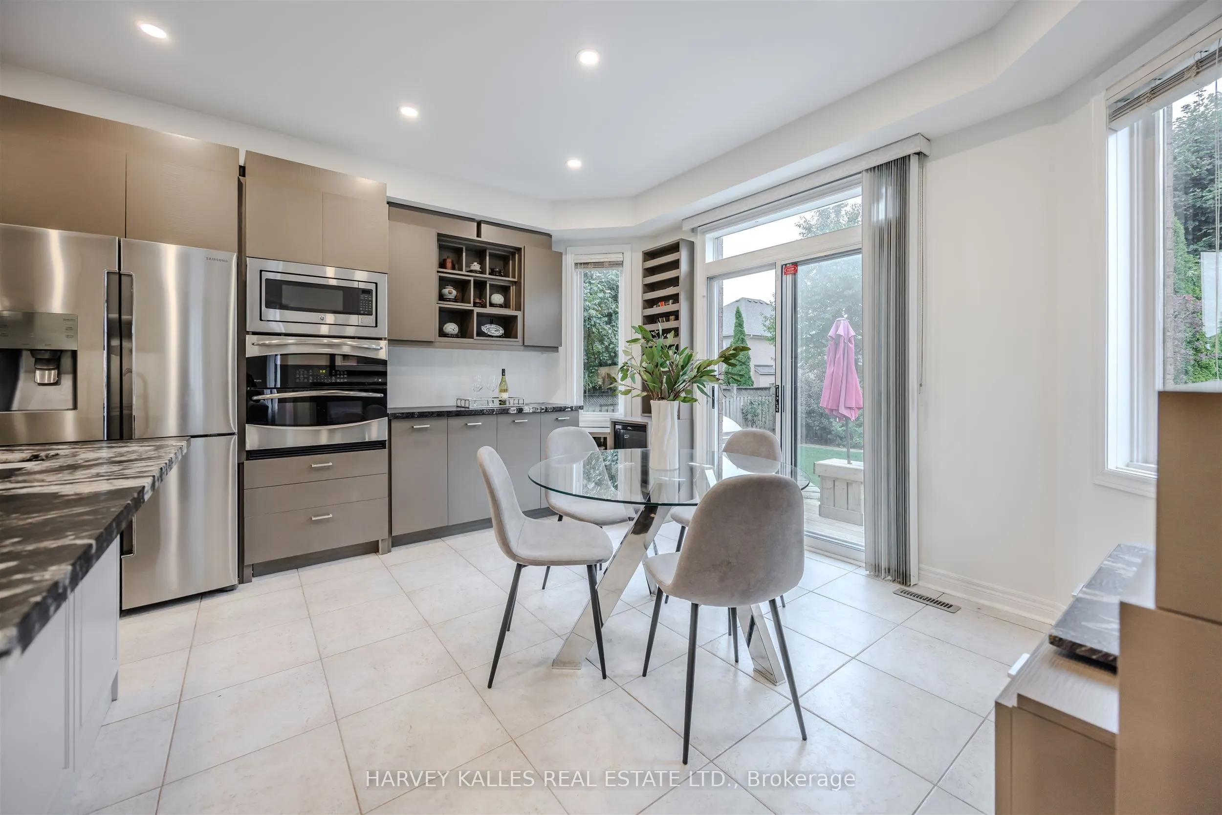 94 Sutcliffe Crescent