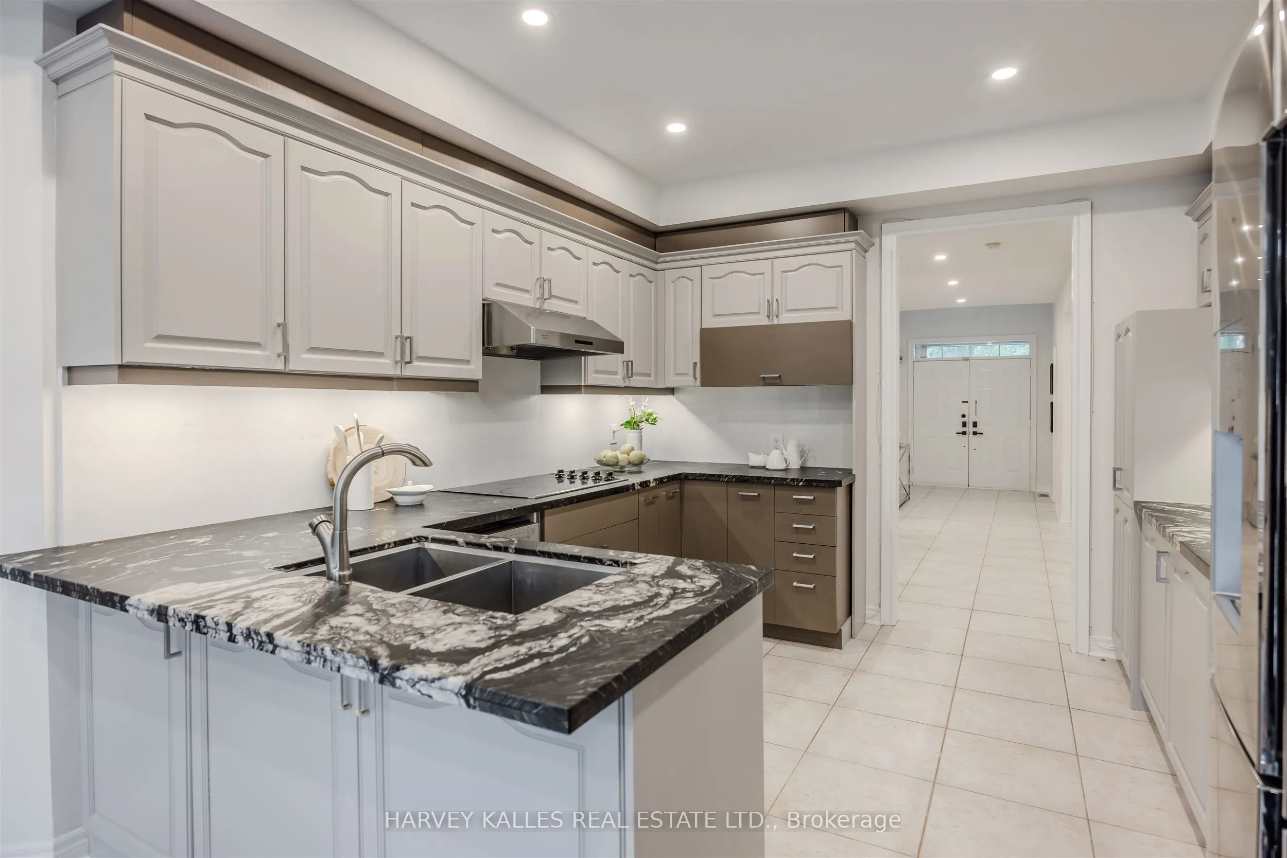 94 Sutcliffe Crescent