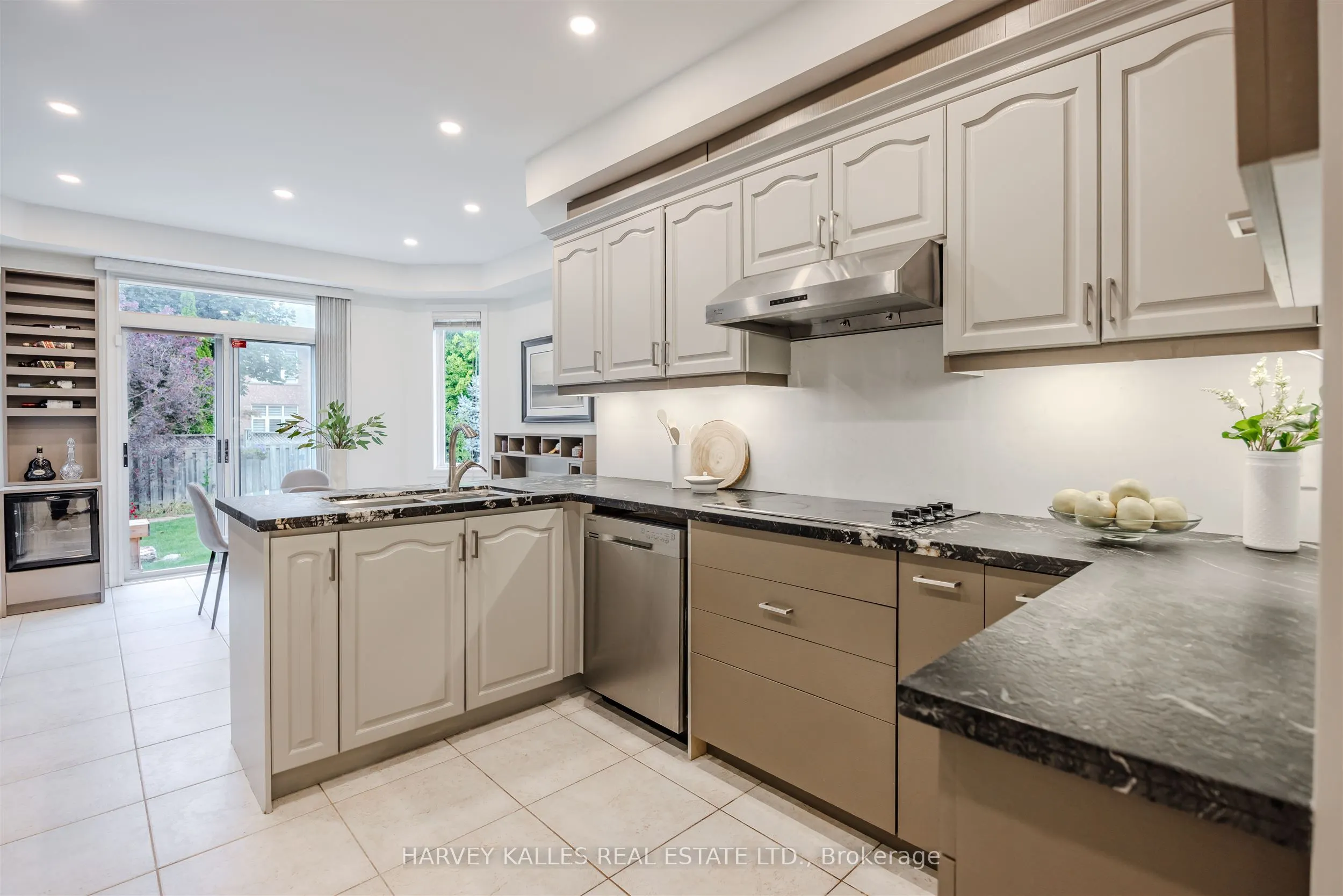 94 Sutcliffe Crescent