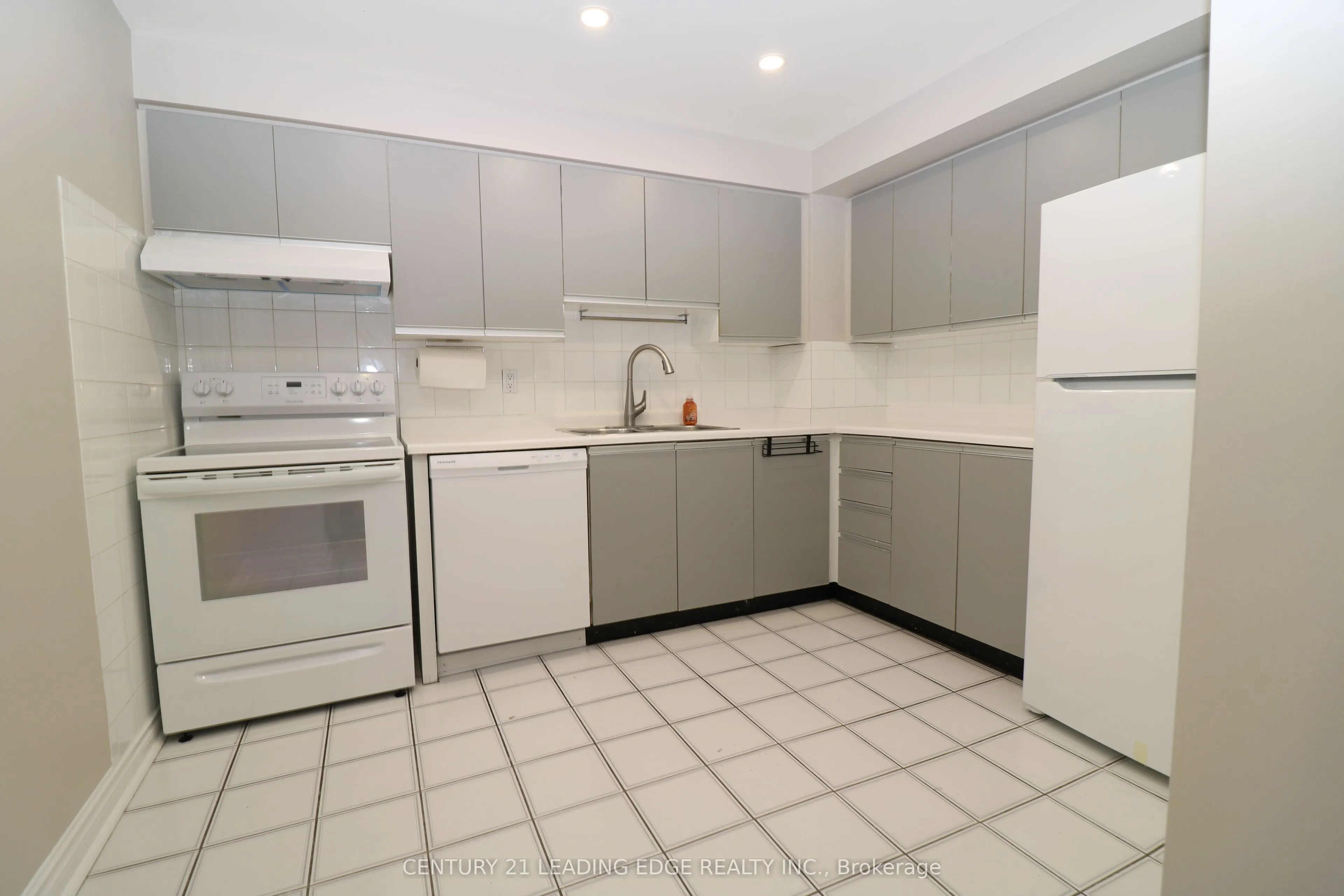 8501 BAYVIEW Avenue, #1206
