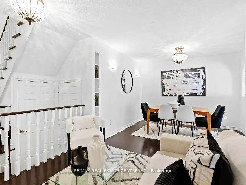 27 Martell Gate