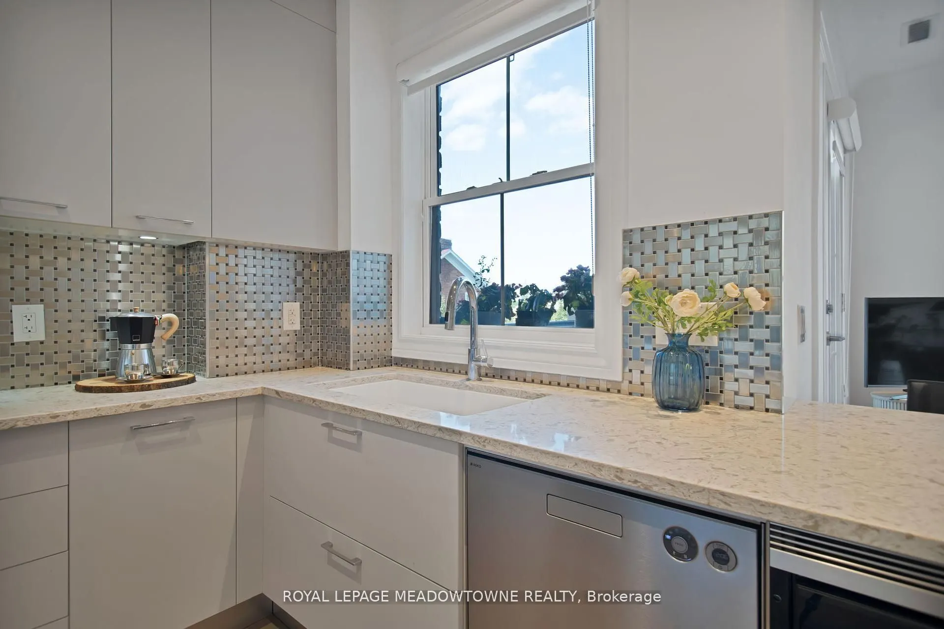 10360 Islington Avenue, #301