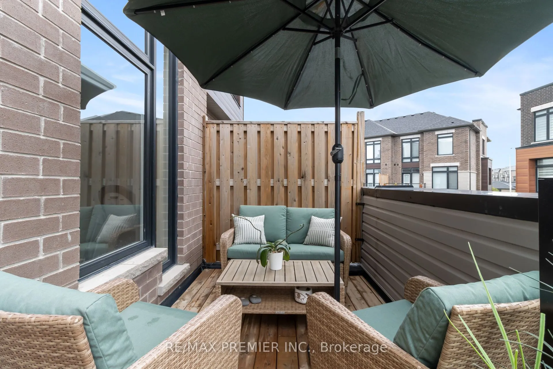 28 Holyrood Crescent