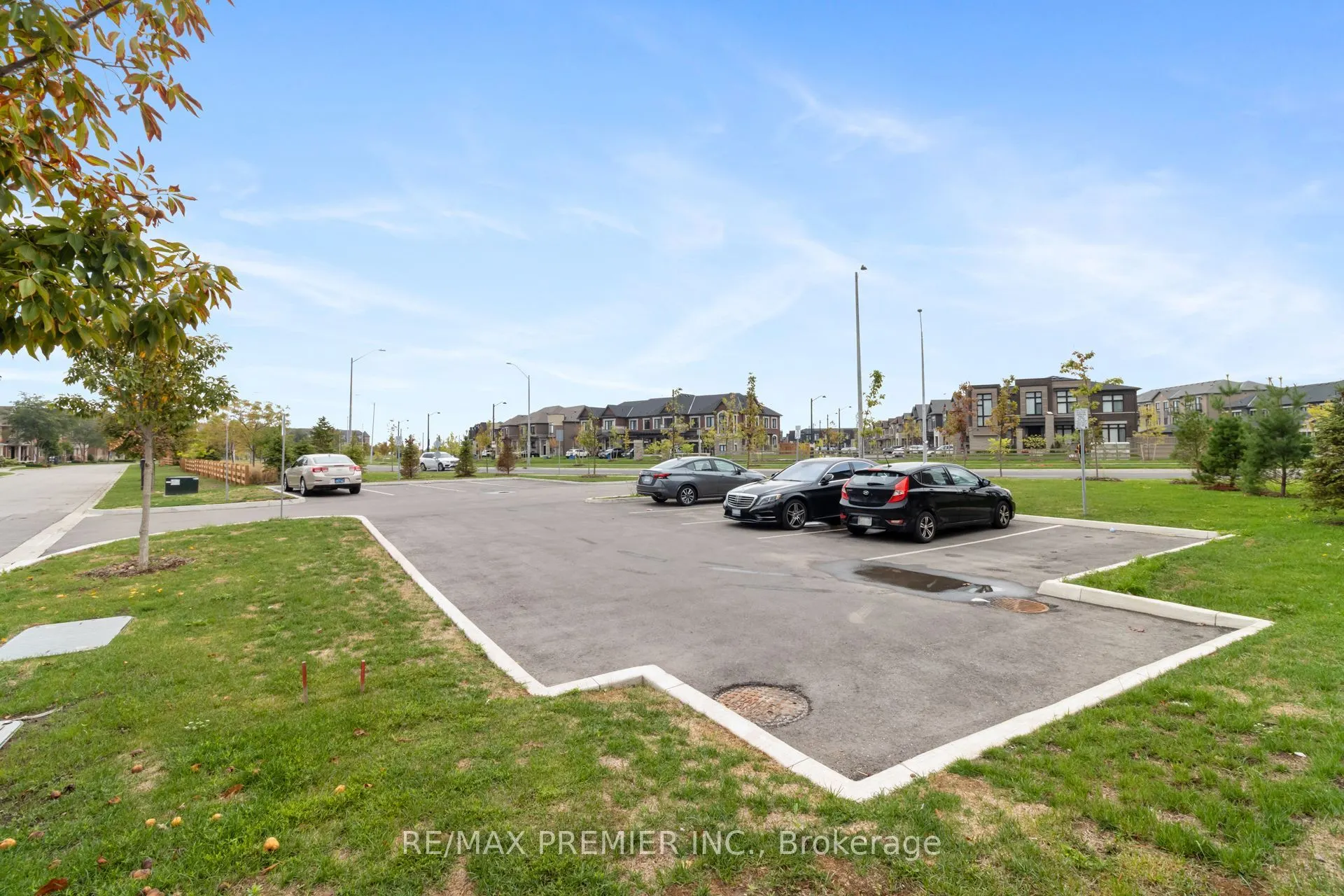 28 Holyrood Crescent