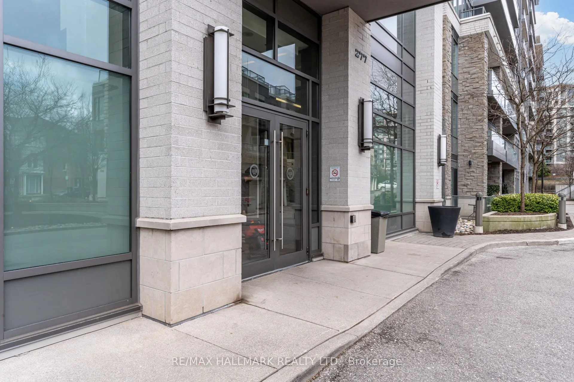 325 South Park Road, #Rg15