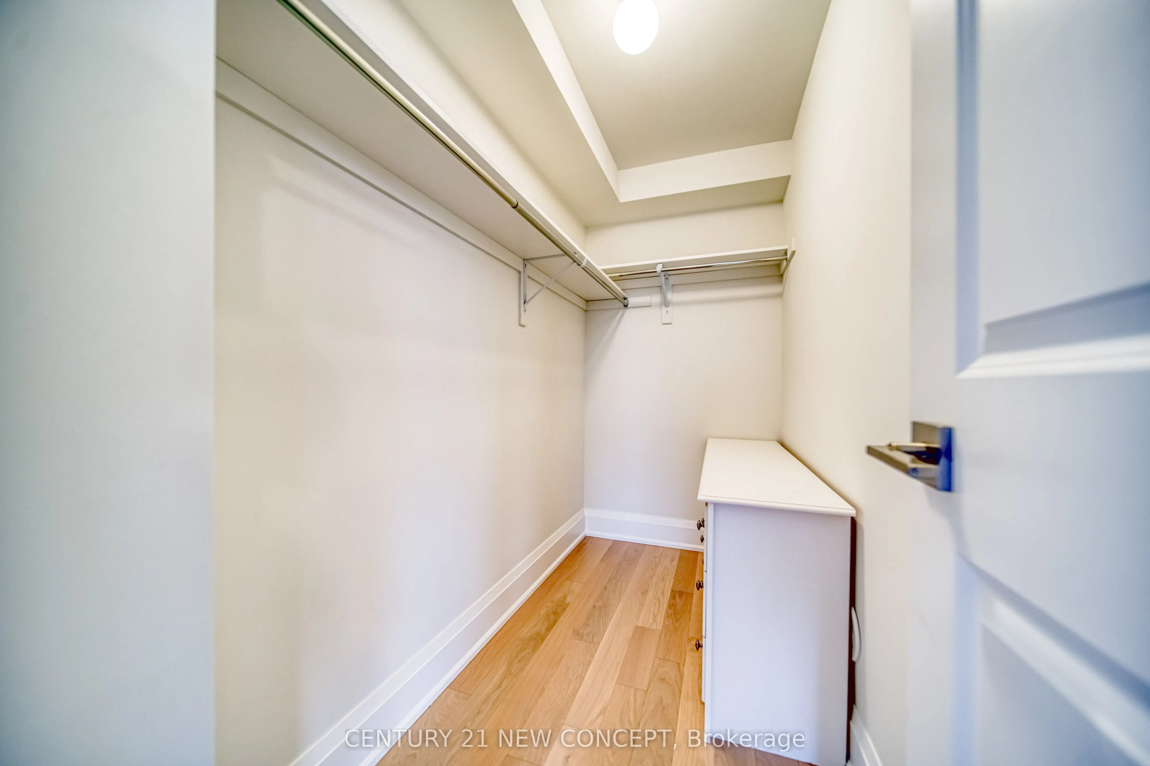 895 Clark Avenue W