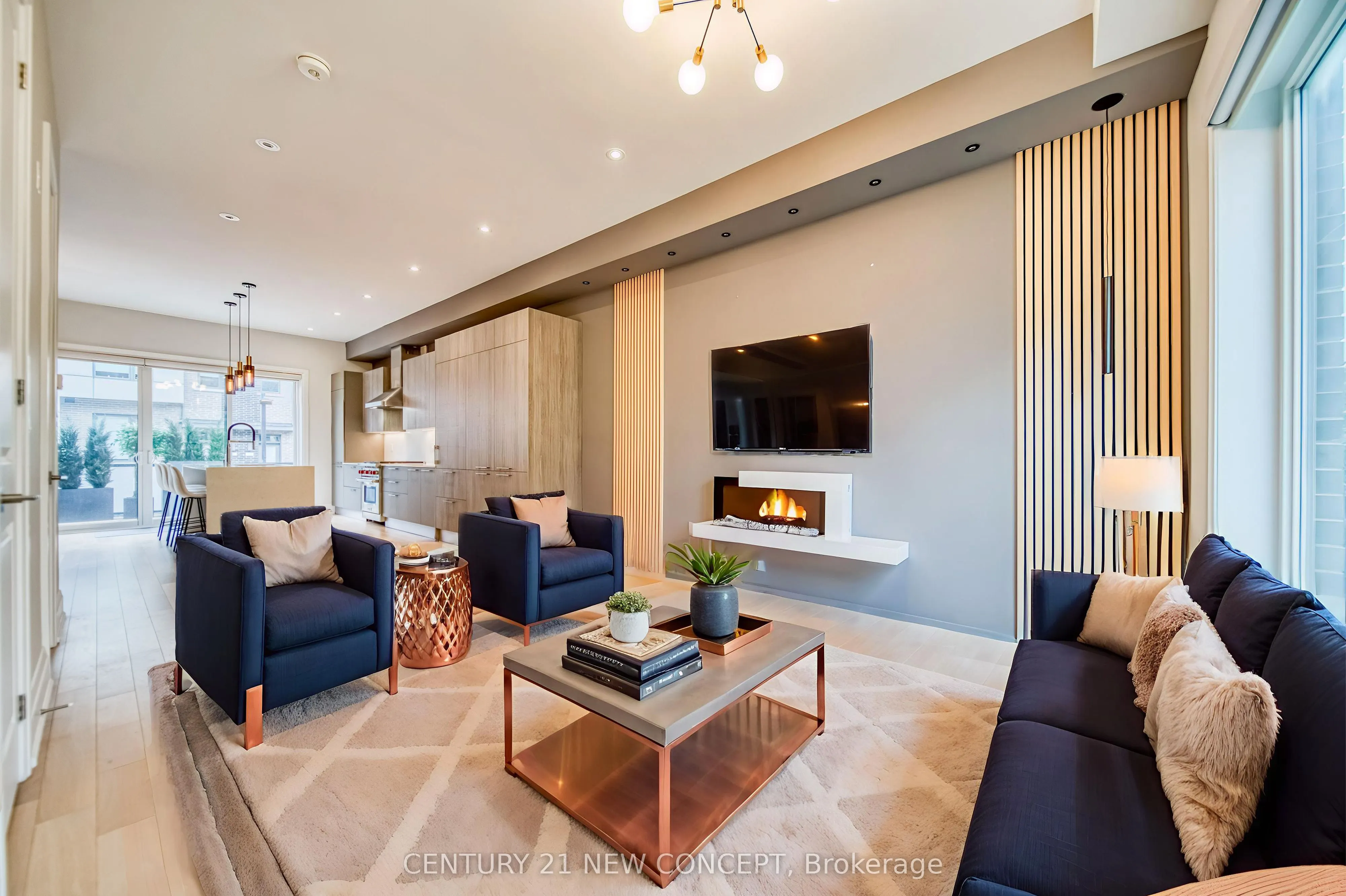 895 Clark Avenue W