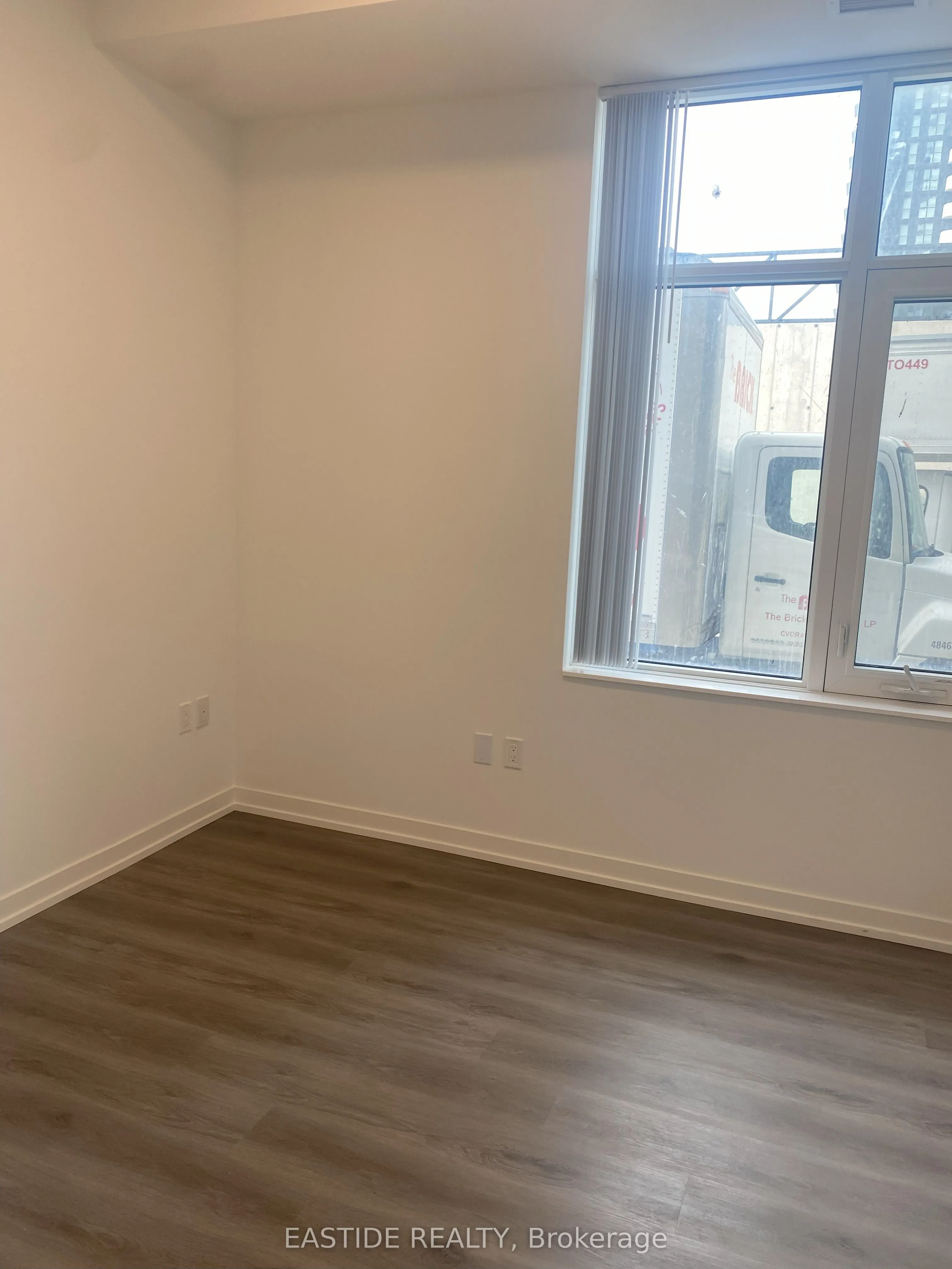 28 Interchange Way S, #109