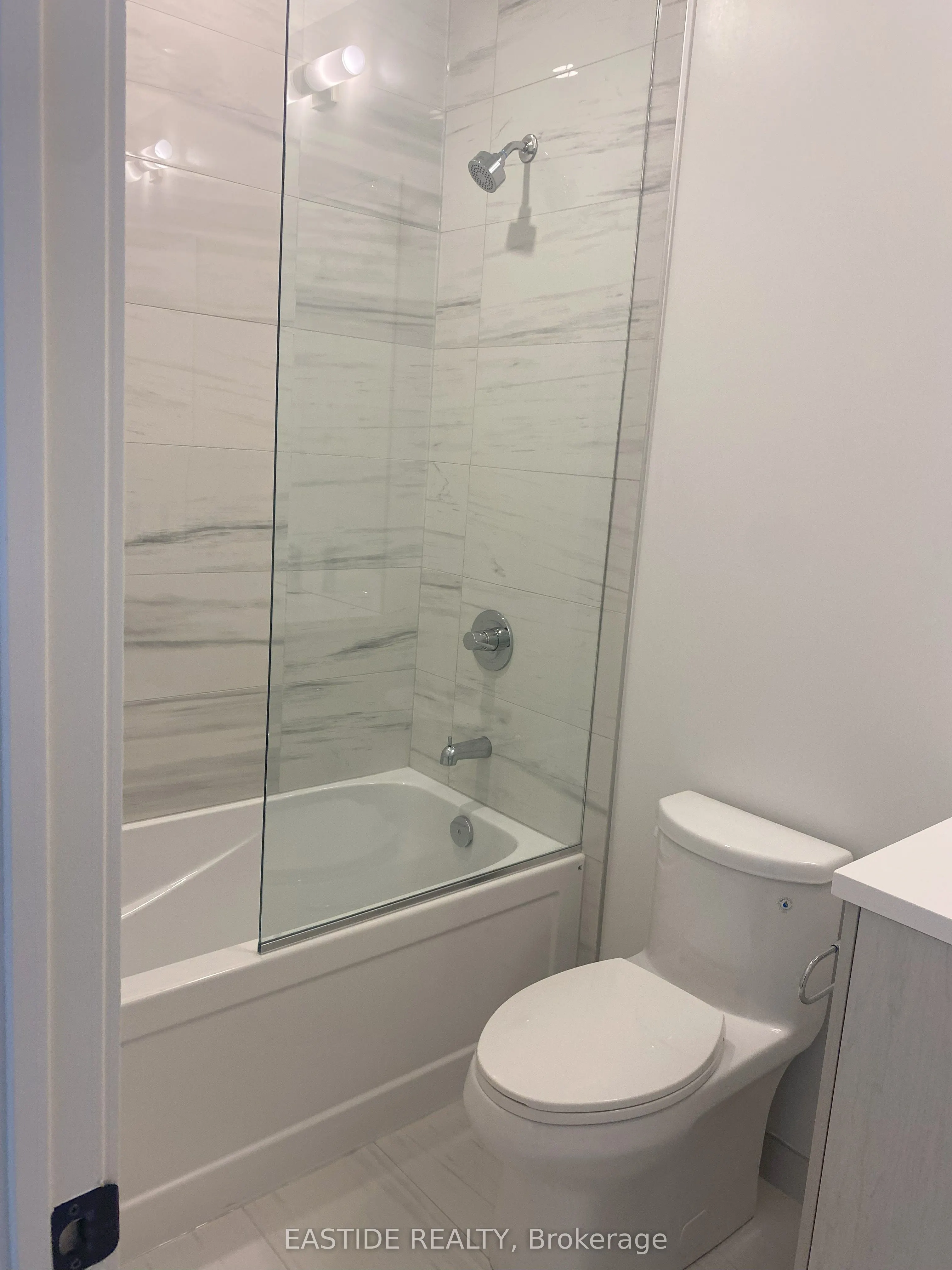 28 Interchange Way S, #109