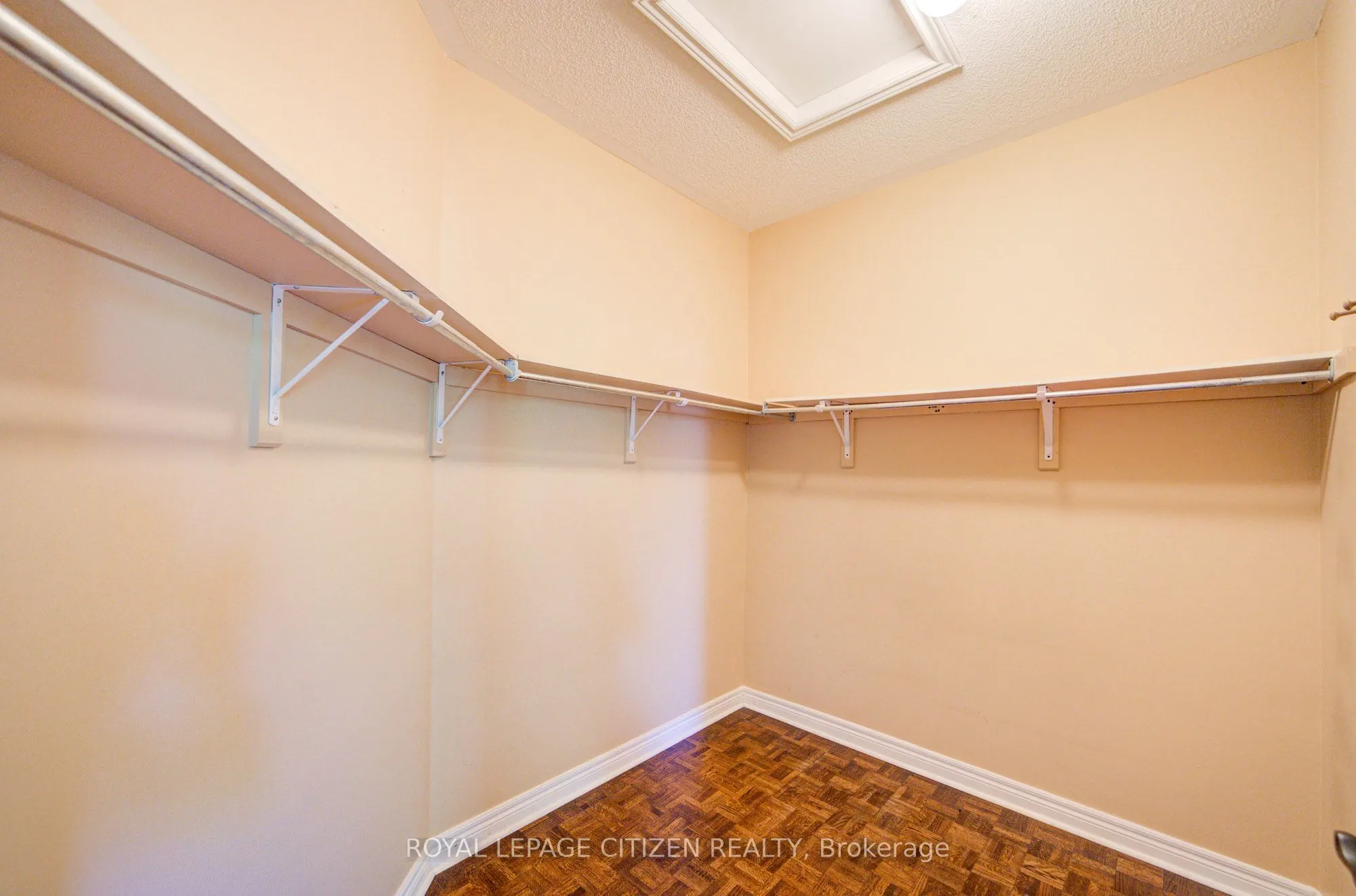 180 Kimber Crescent
