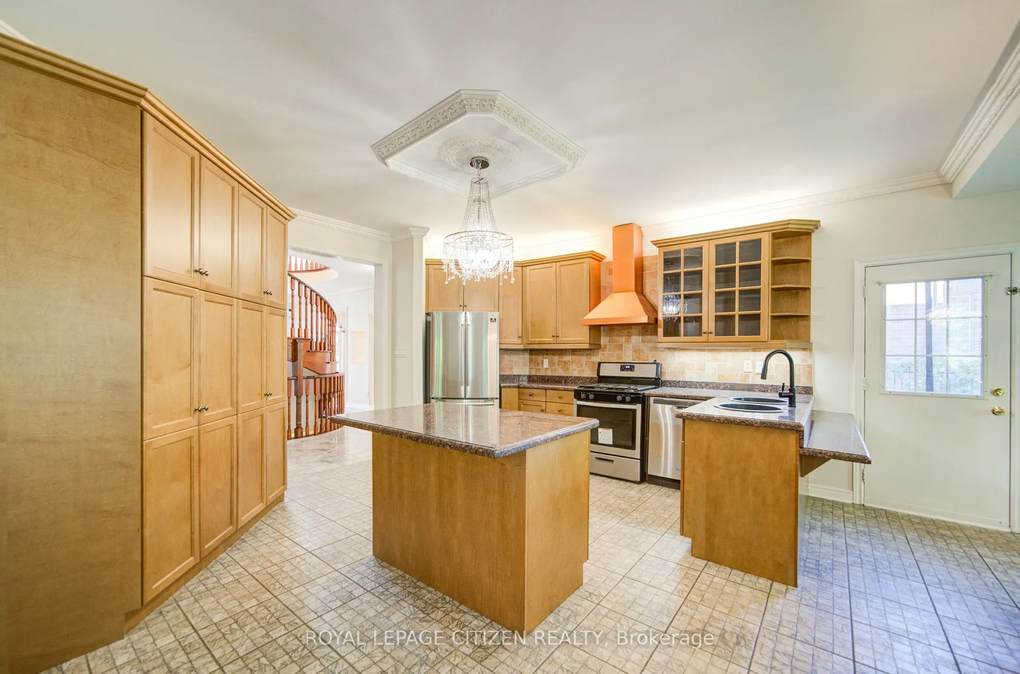 180 Kimber Crescent