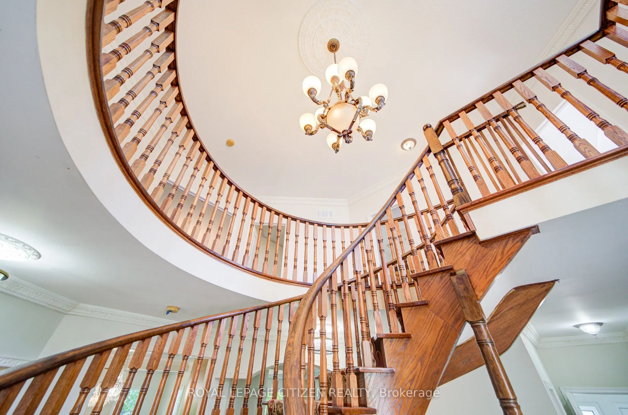 180 Kimber Crescent