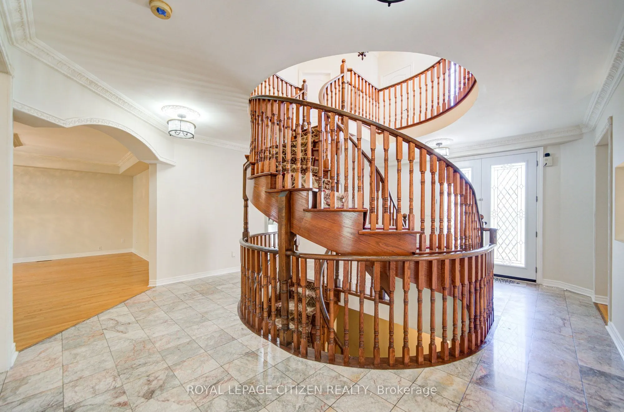 180 Kimber Crescent